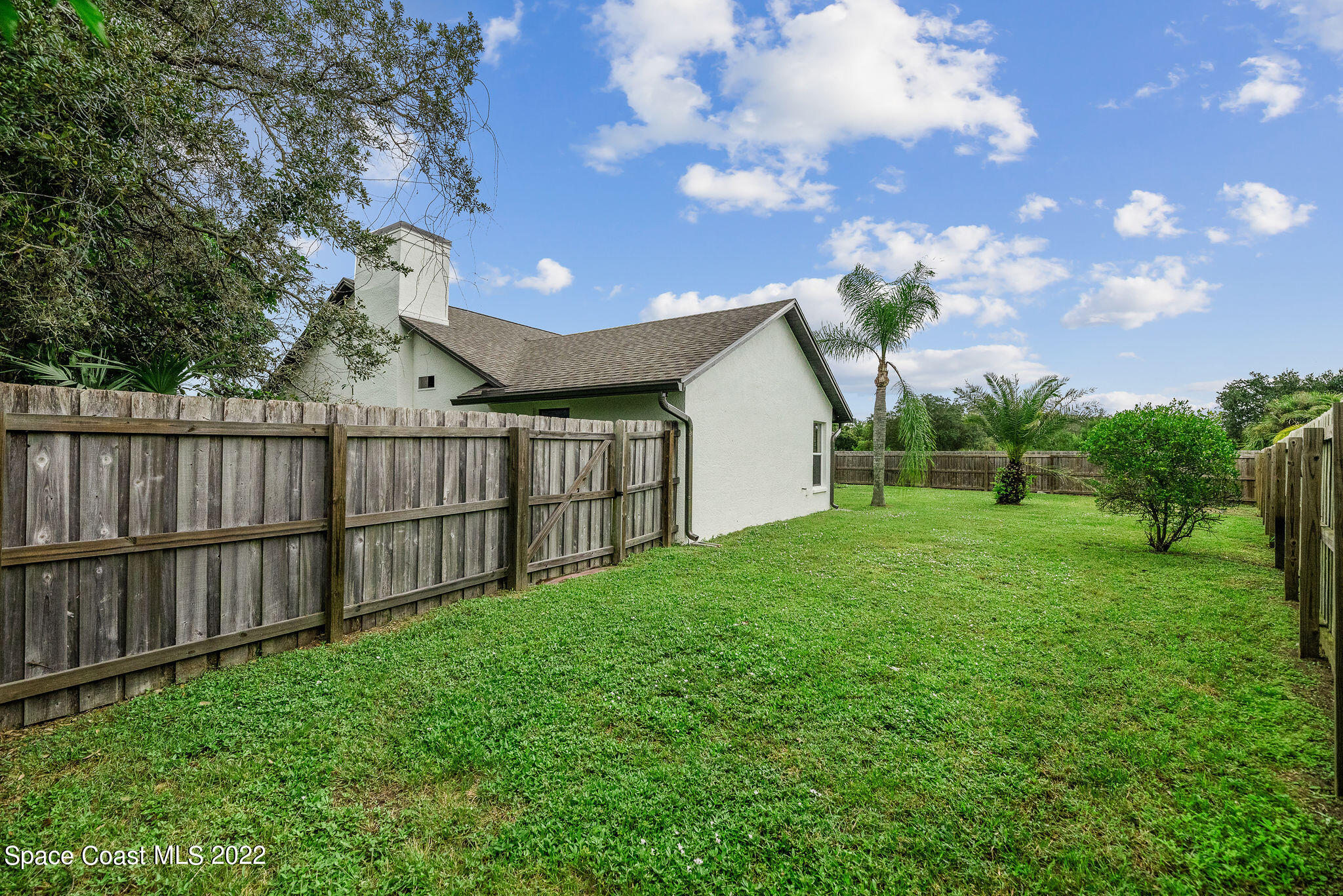 960 Falls Trail