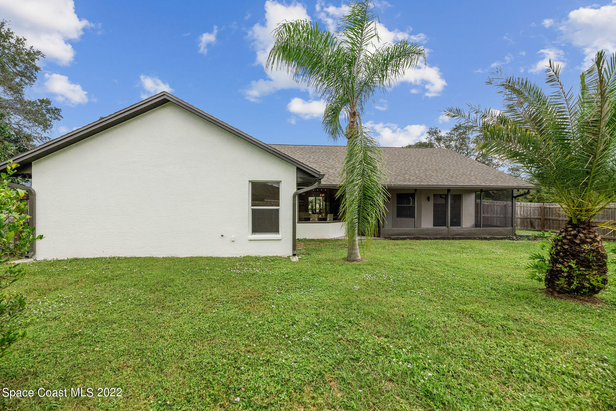 960 Falls Trail