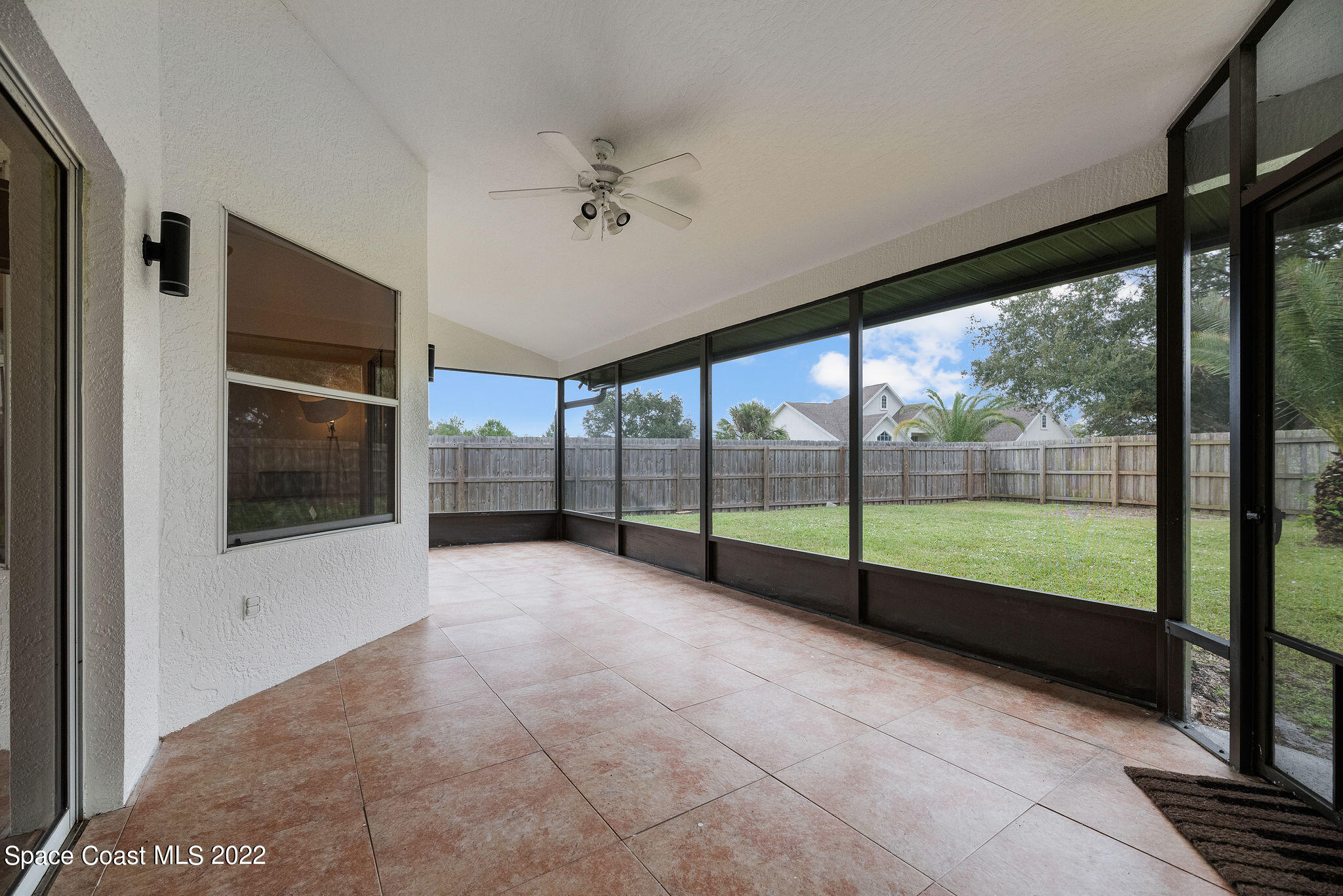 960 Falls Trail