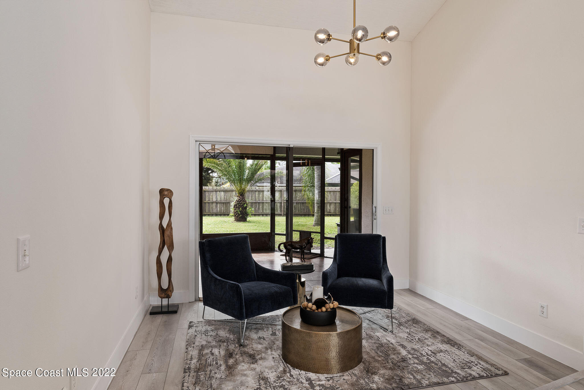 960 Falls Trail