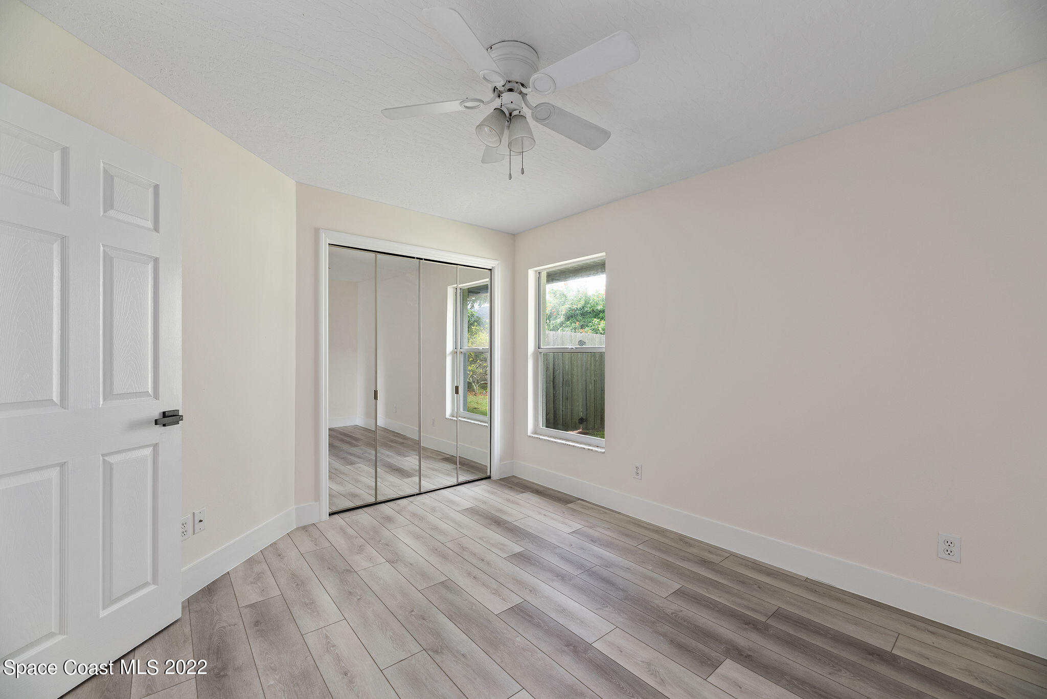 960 Falls Trail