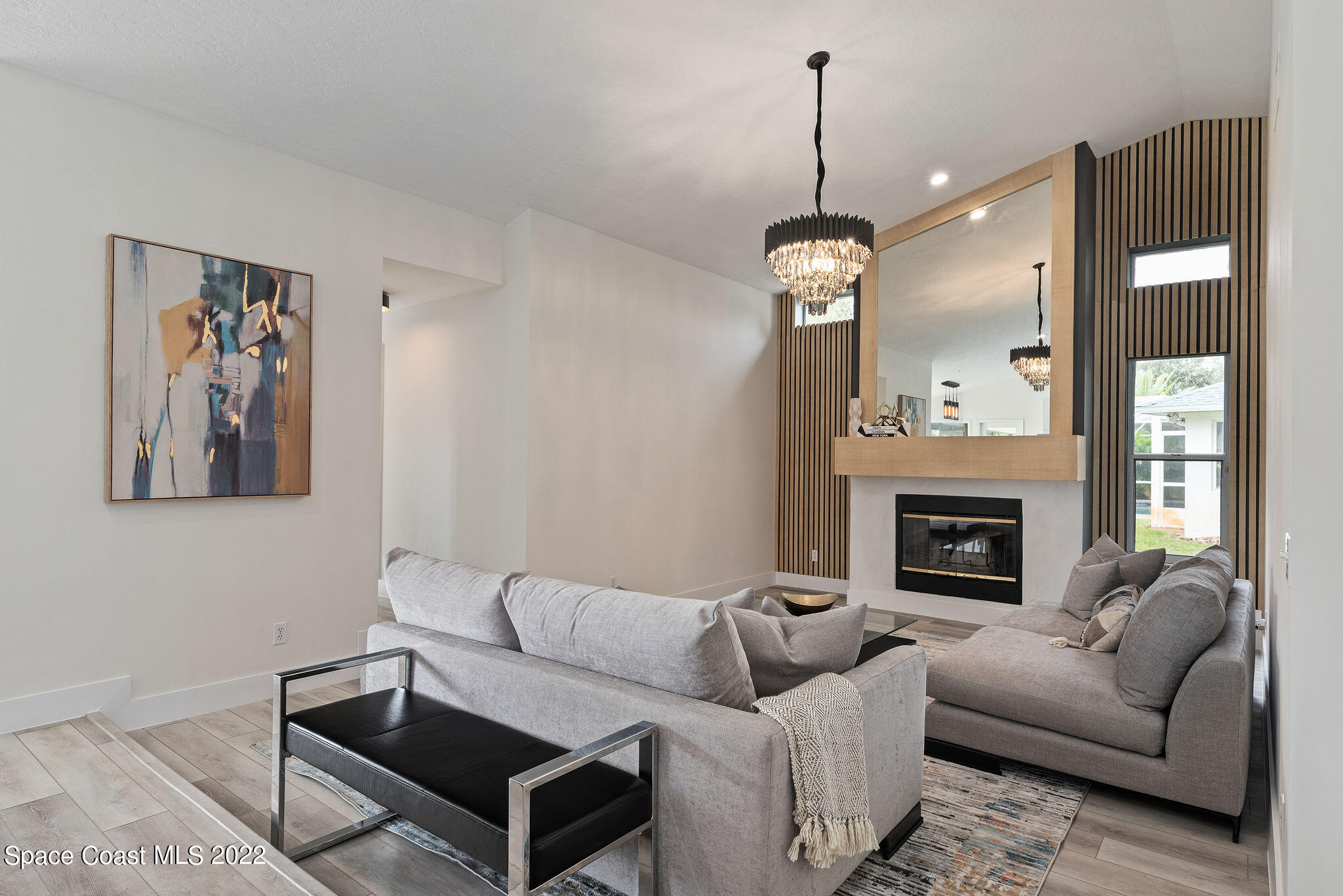 960 Falls Trail