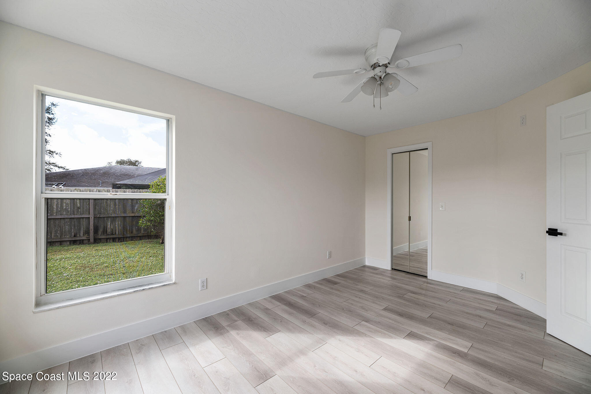960 Falls Trail
