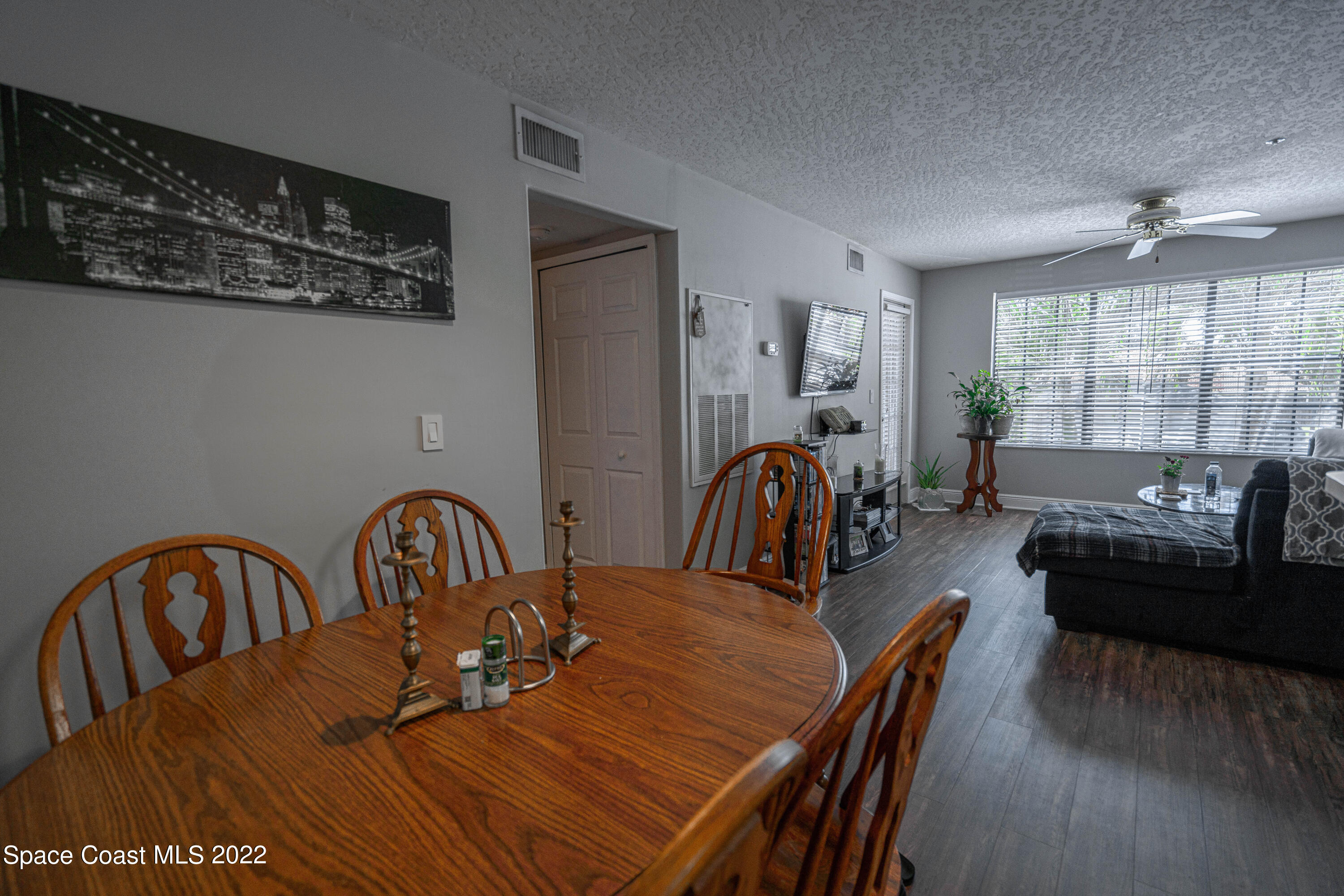 7667 N Wickham Road, 211