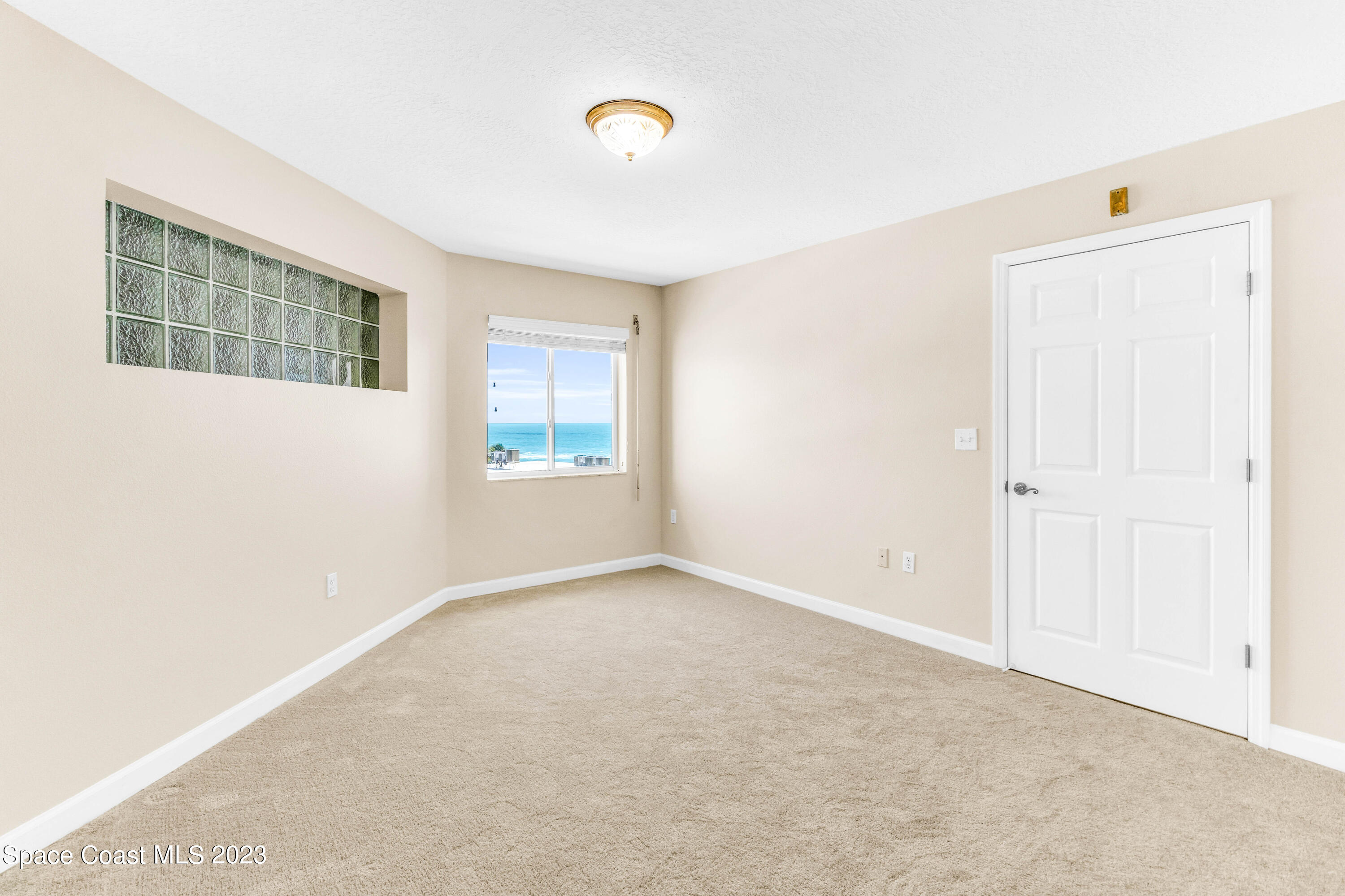 2875 N Highway A1a, 502