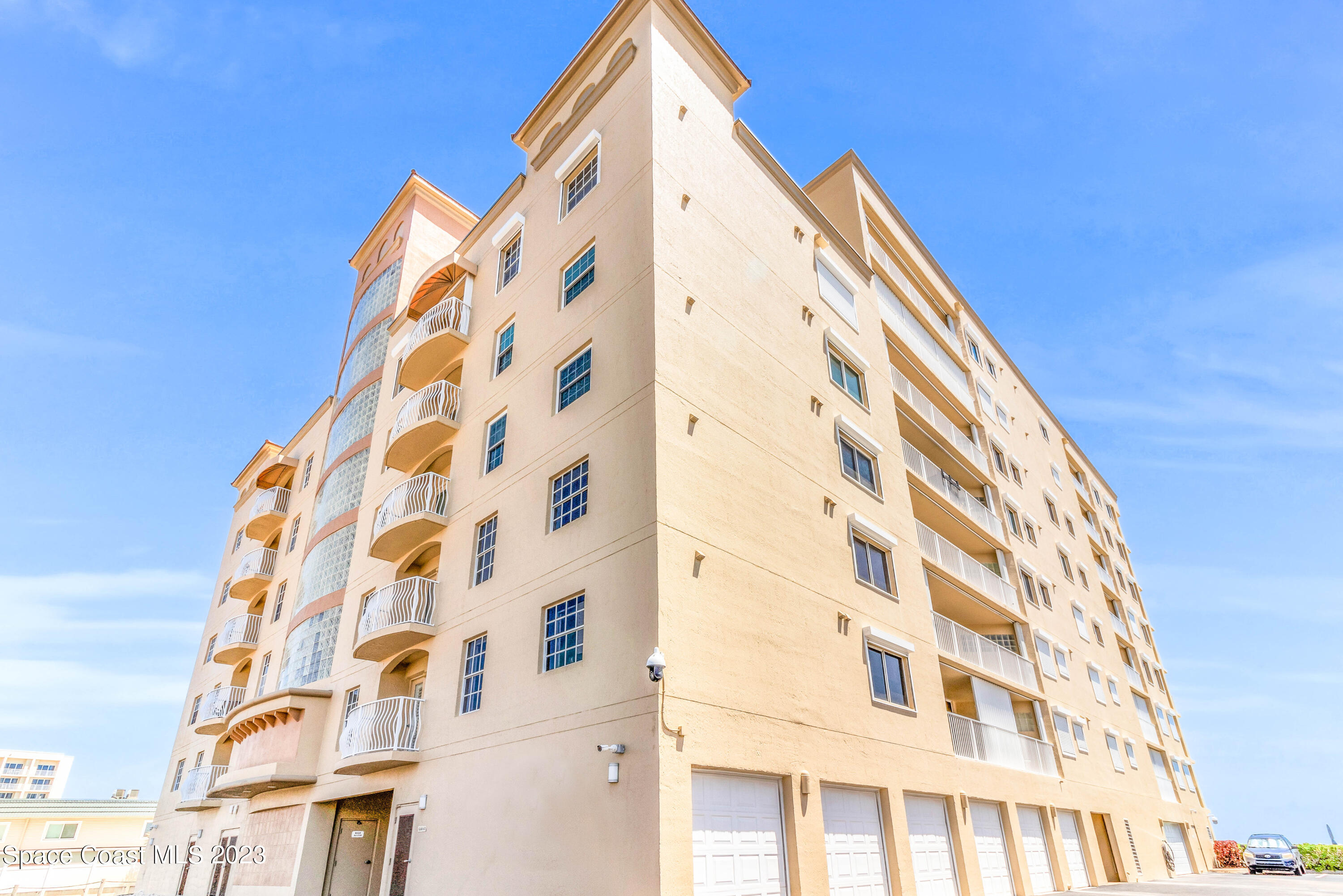 2875 N Highway A1a, 502
