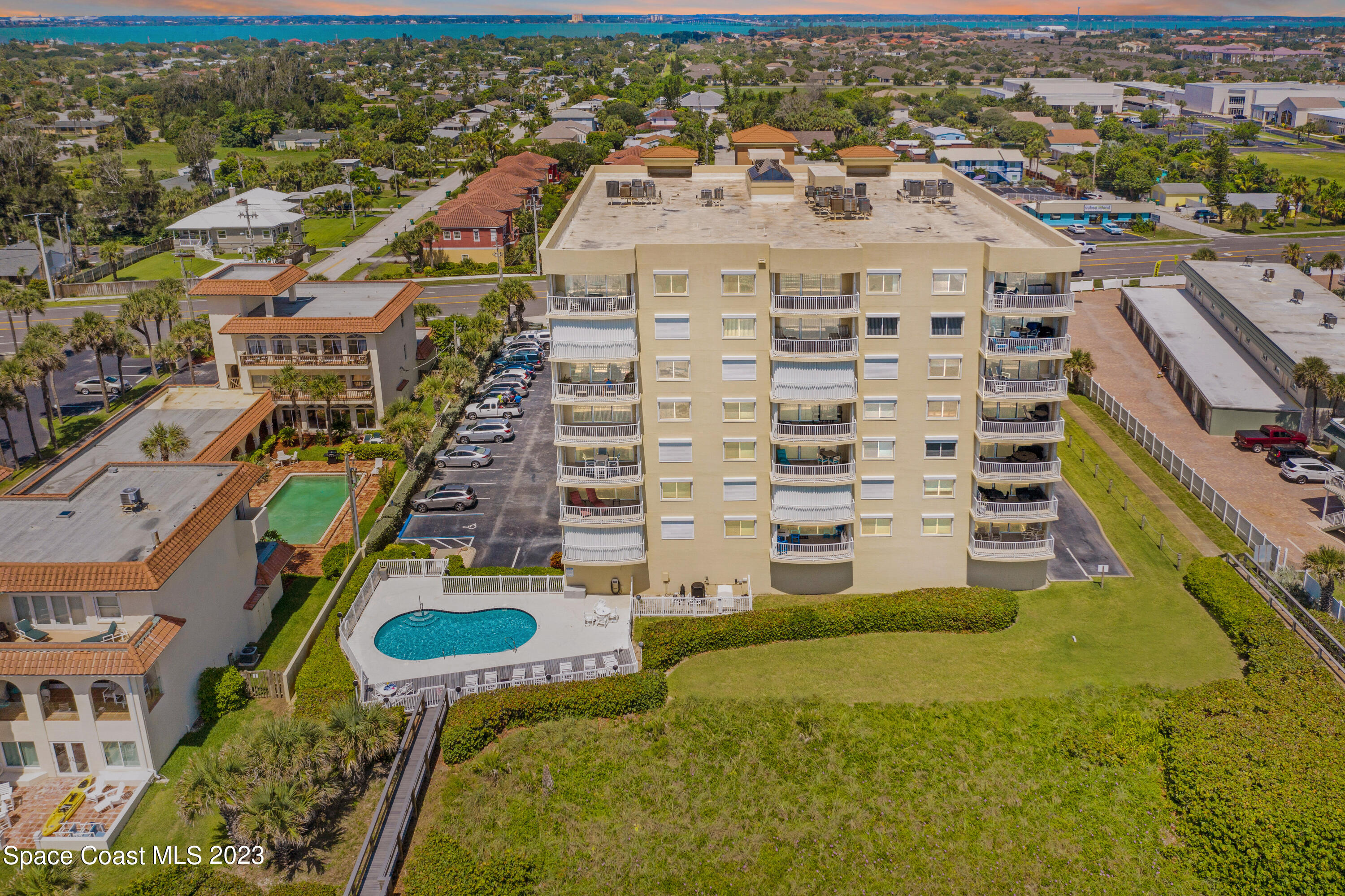 2875 N Highway A1a, 502