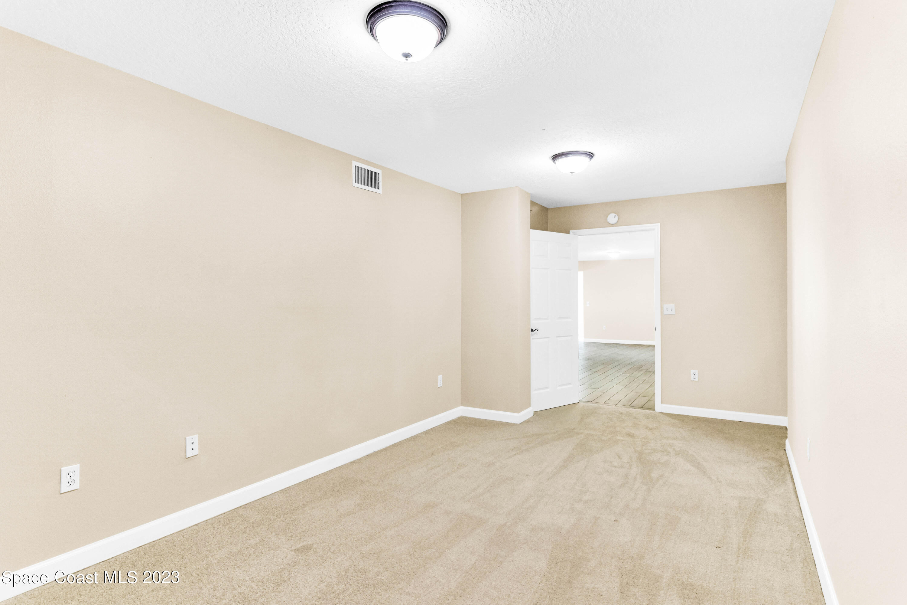 2875 N Highway A1a, 502