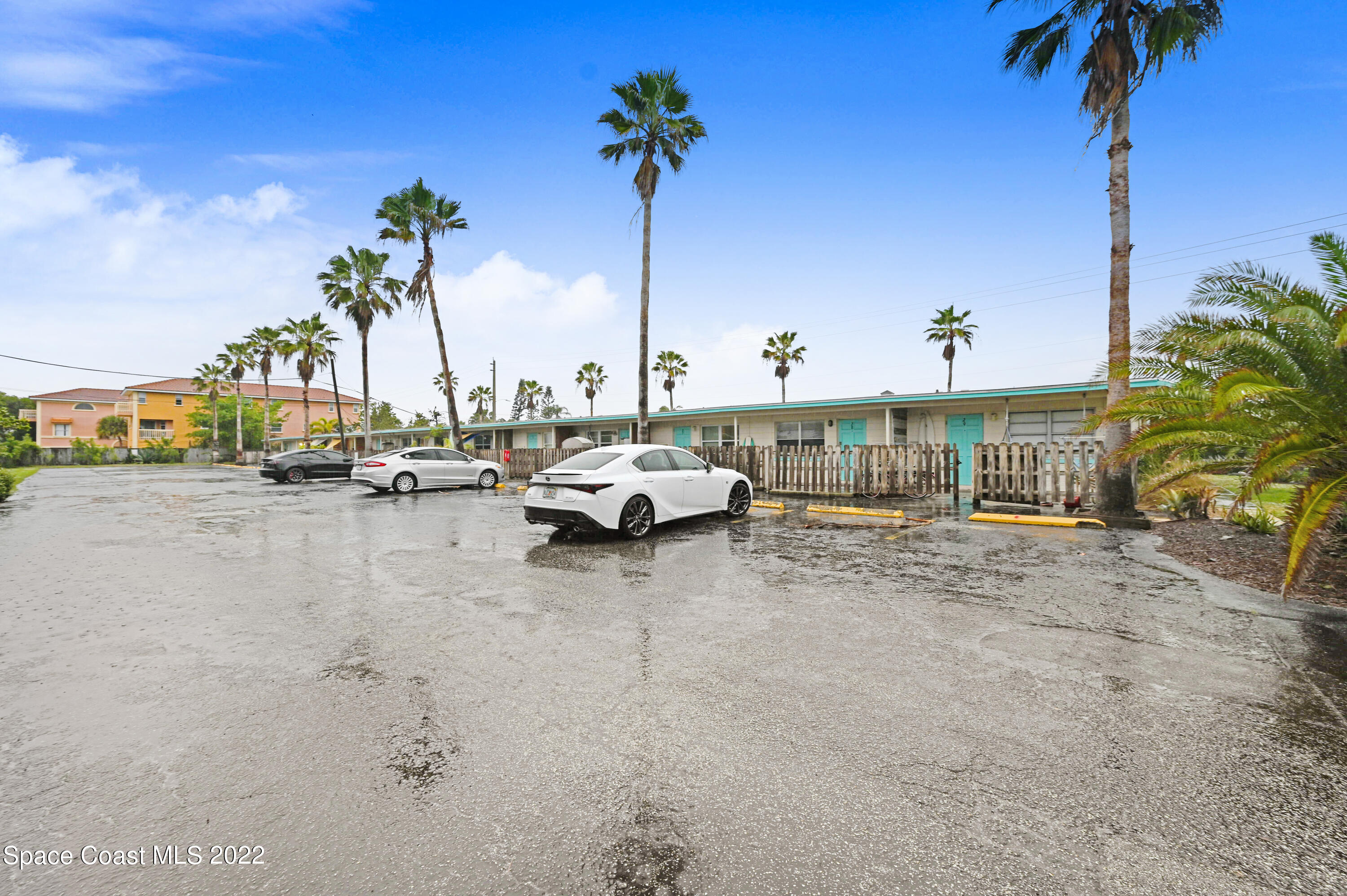 490 S Orlando Avenue, 2