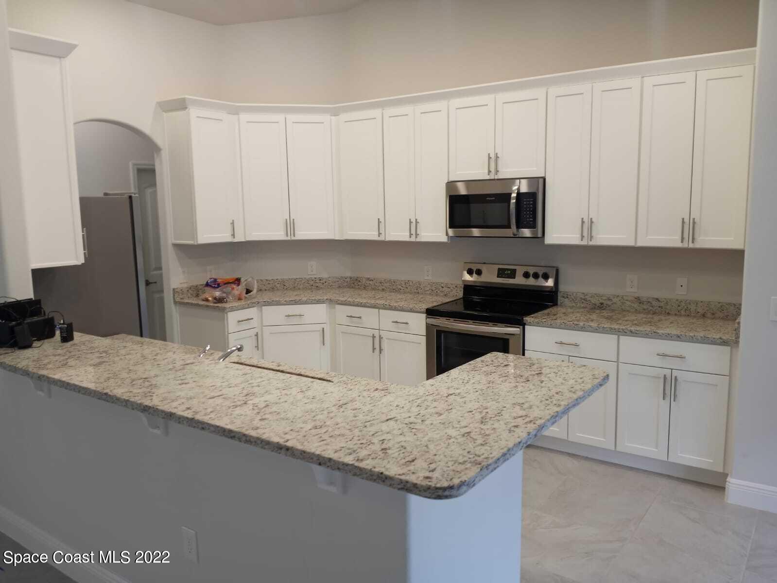 2437 Hagoplan Avenue SW, 31