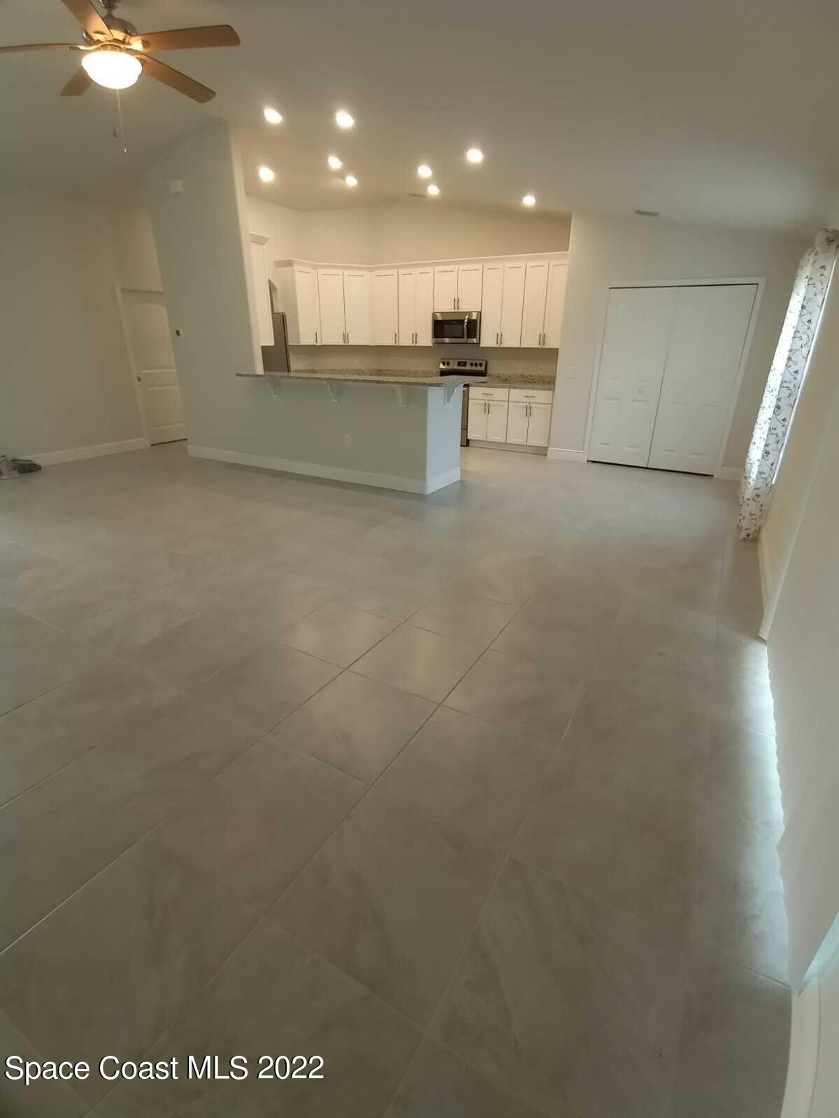 2437 Hagoplan Avenue SW, 31
