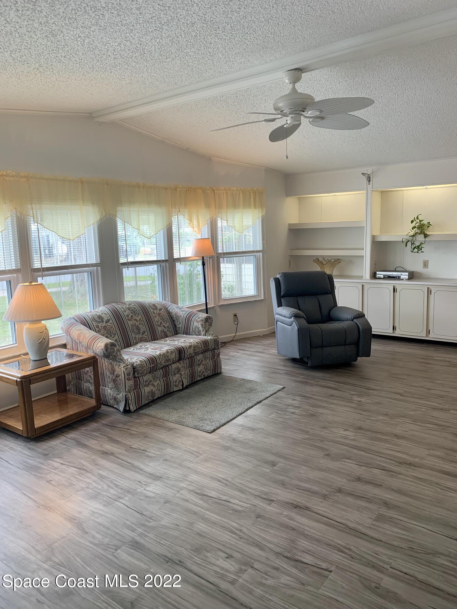 936 Periwinkle Circle