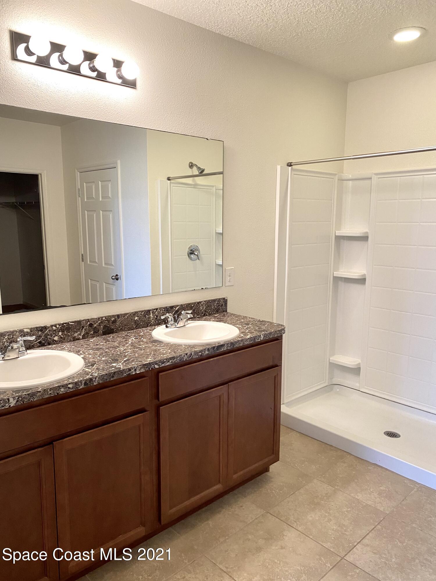 324 Moray Drive SW