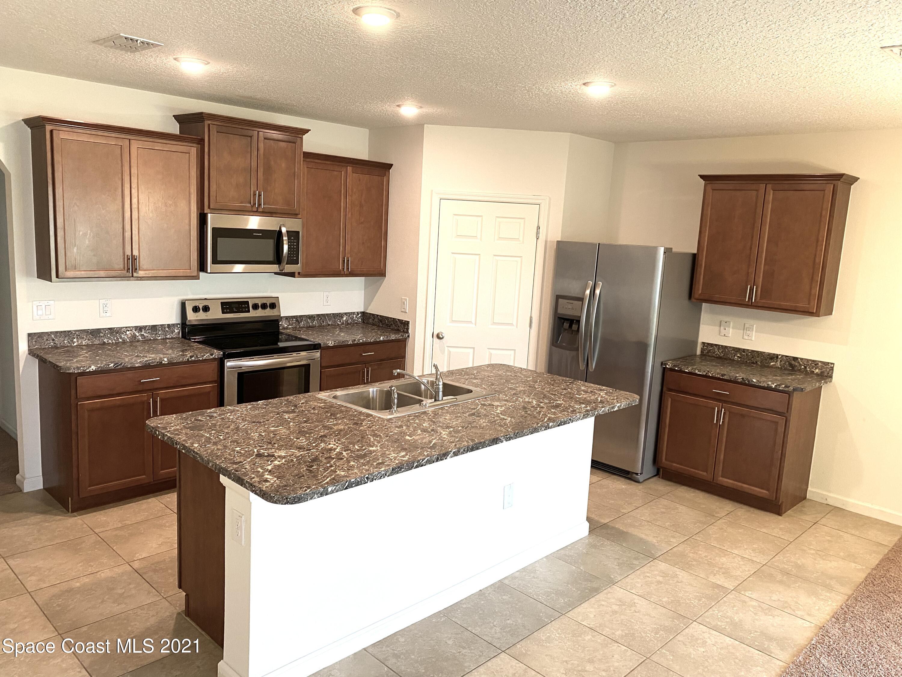 324 Moray Drive SW