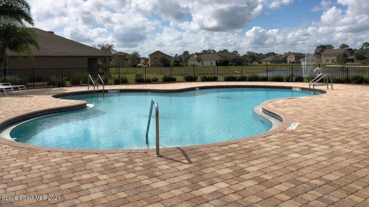 324 Moray Drive SW