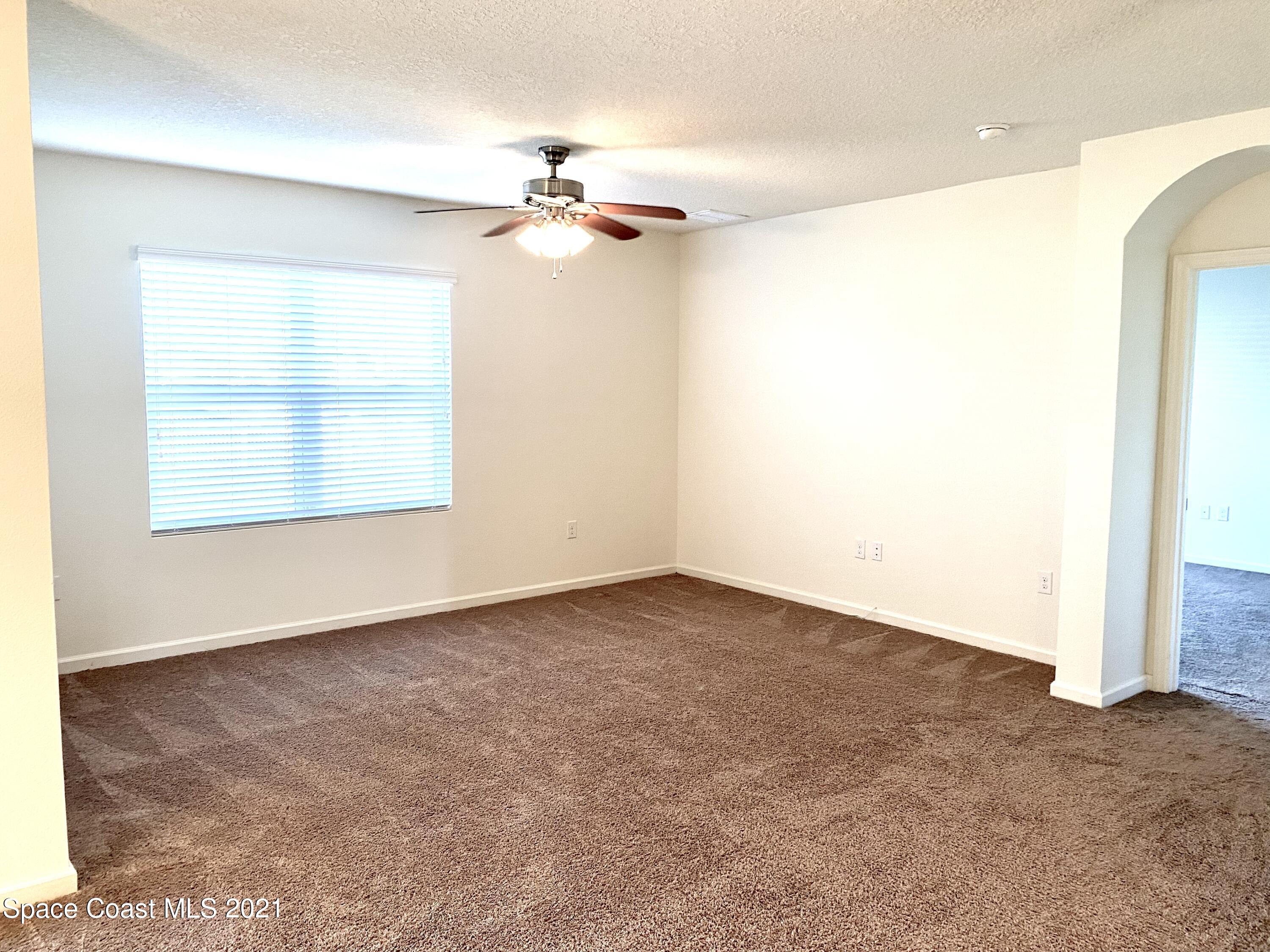 324 Moray Drive SW