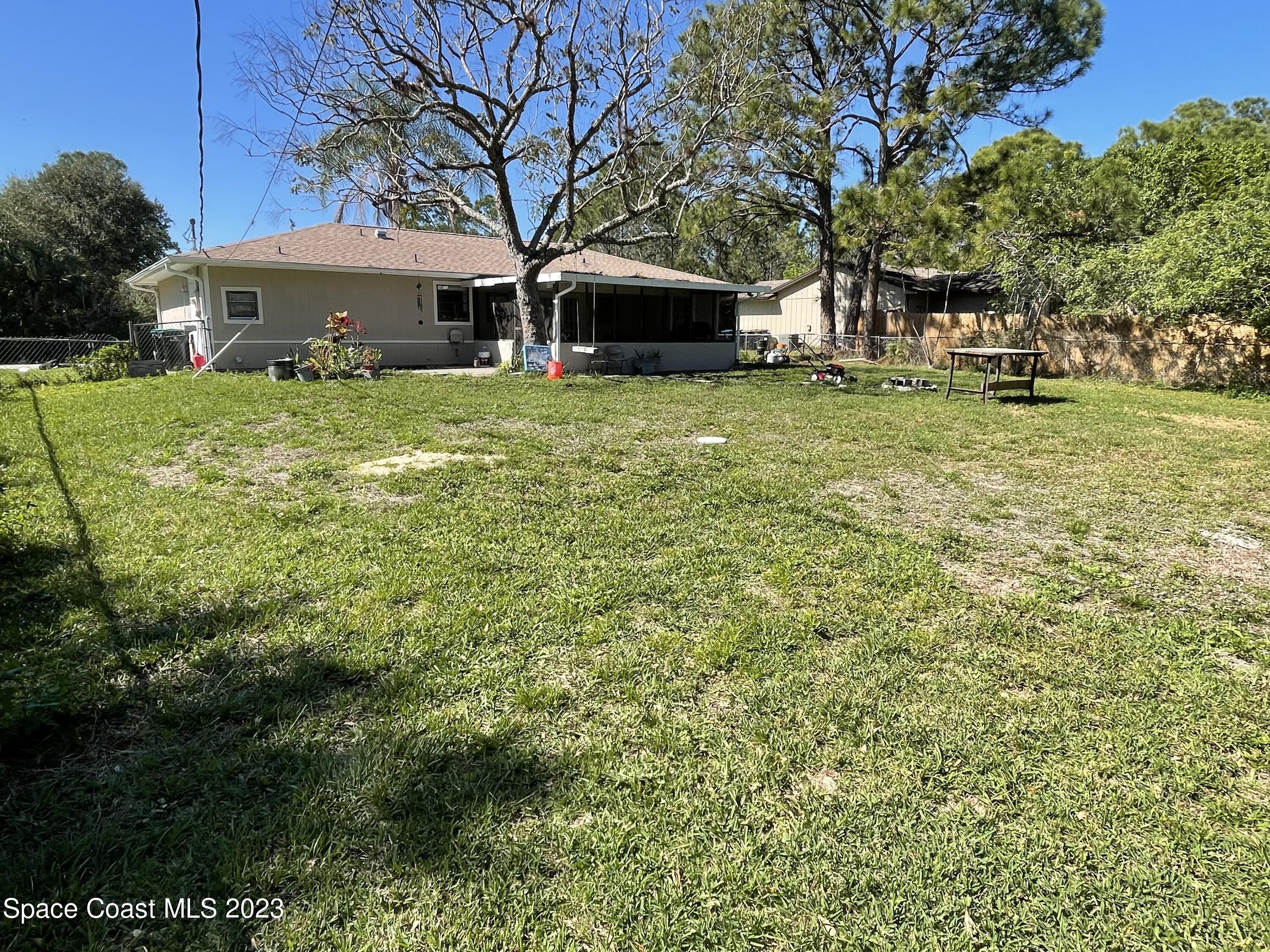 737 Santo Domingo Avenue SW
