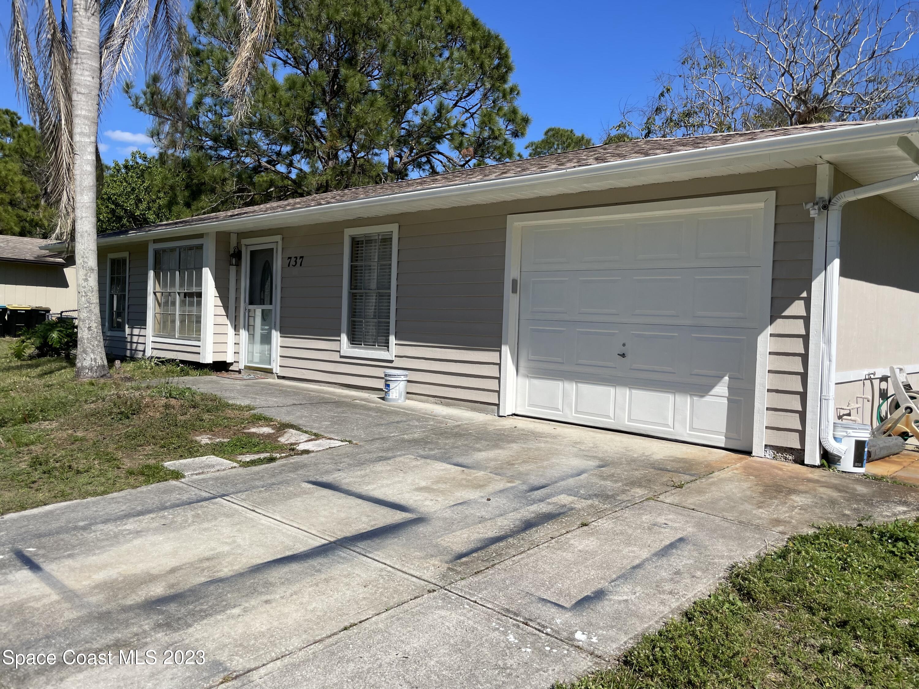 737 Santo Domingo Avenue SW