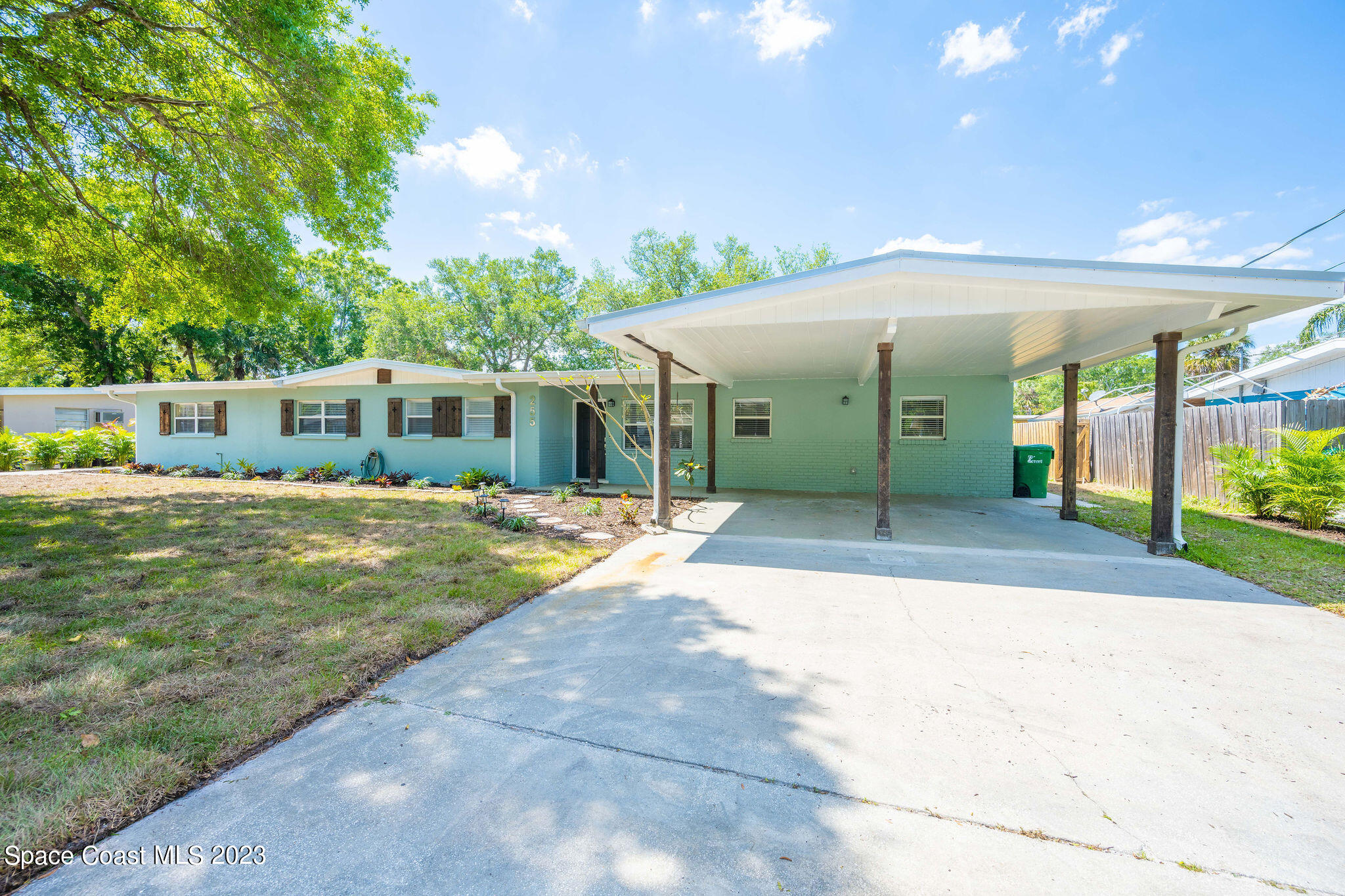 255 E Laila Drive