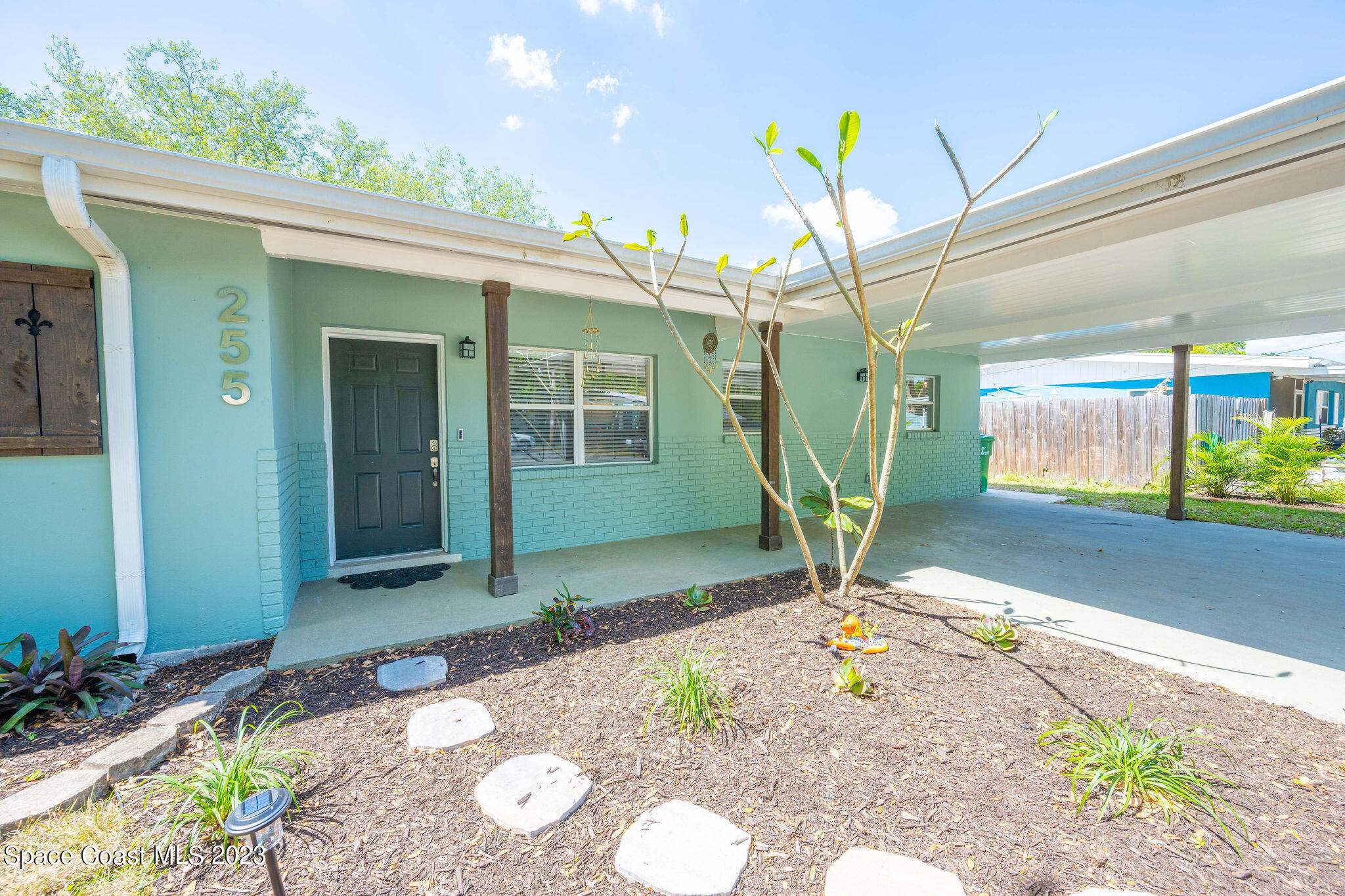 255 E Laila Drive