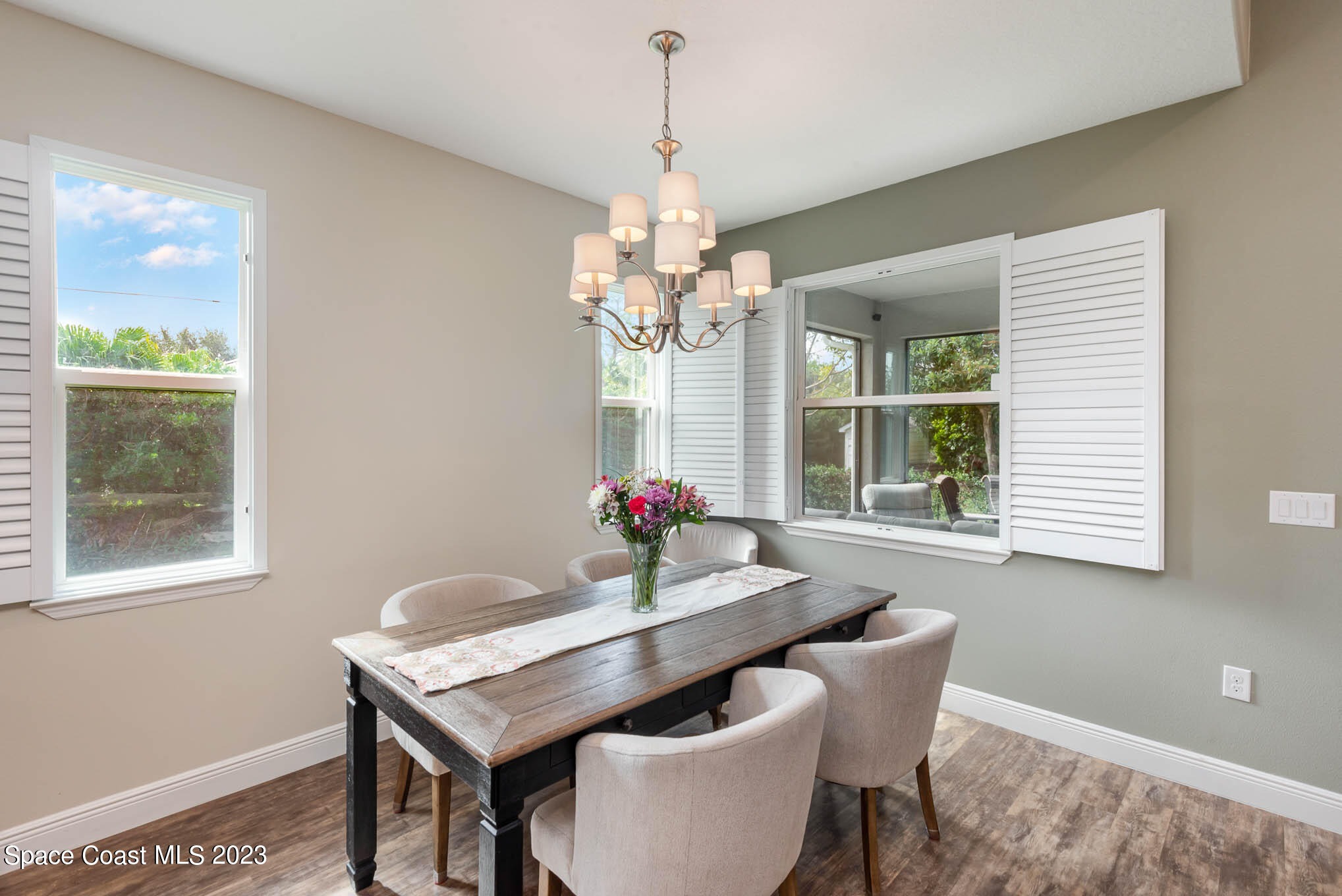 376 Sandcrest Circle