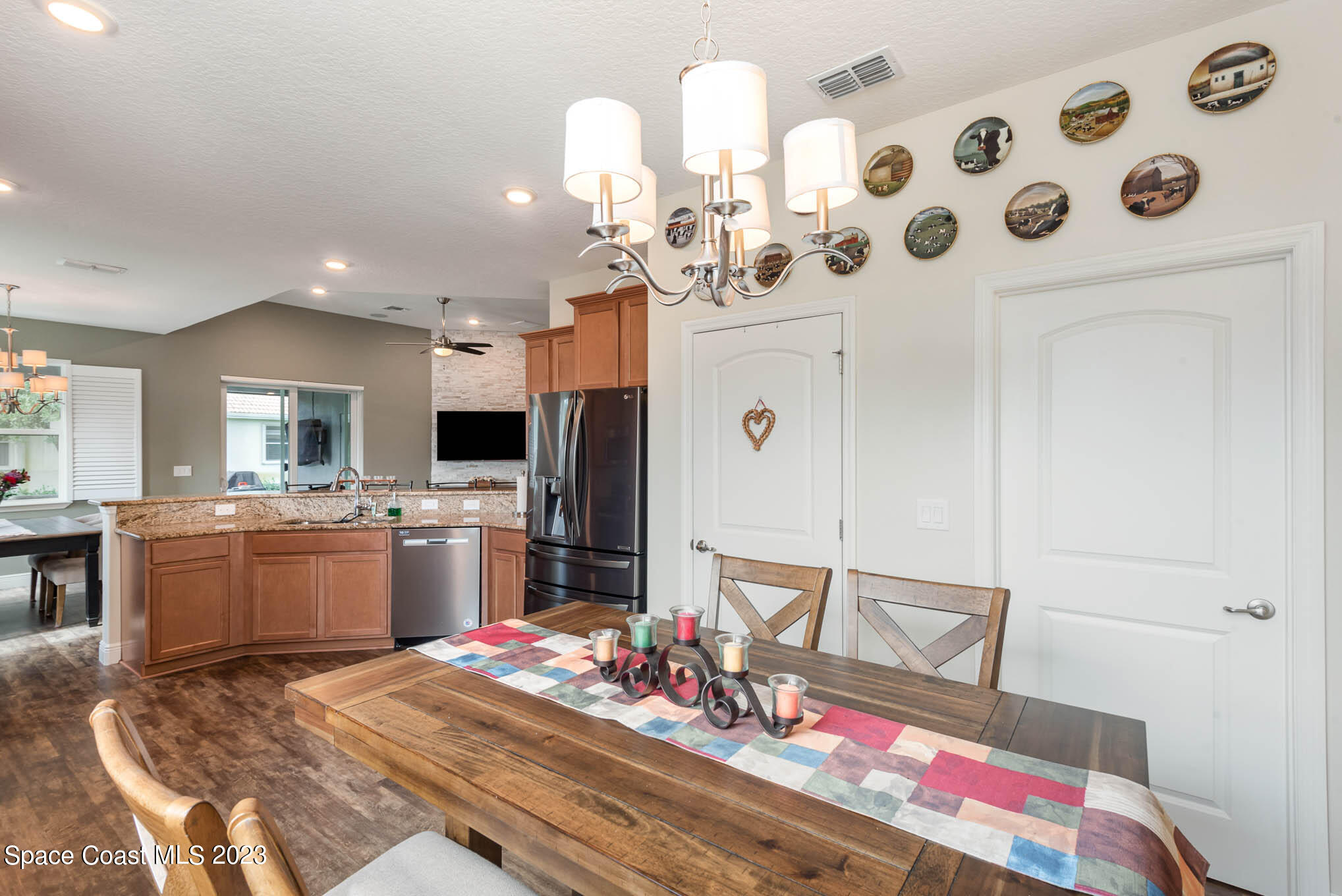 376 Sandcrest Circle