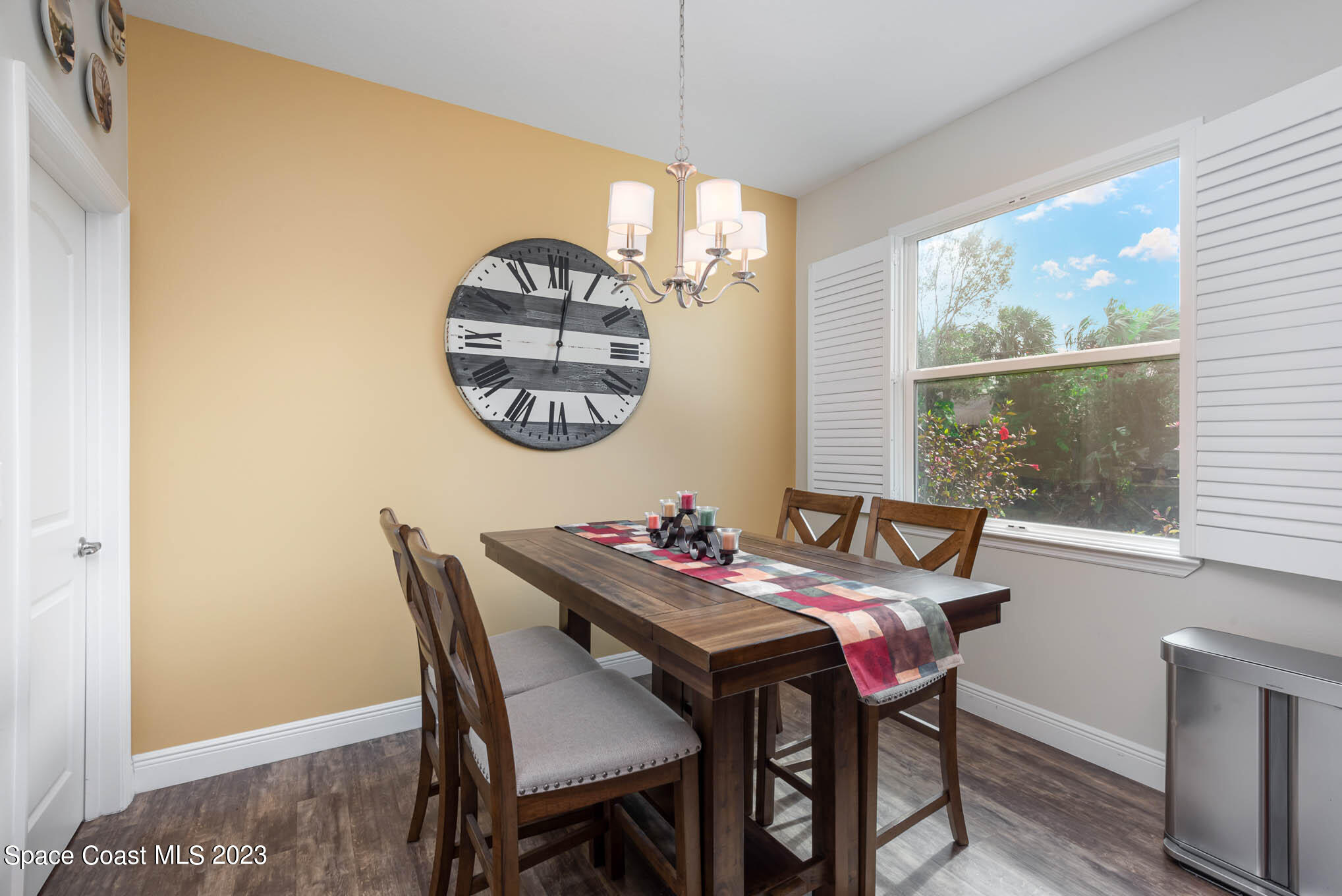 376 Sandcrest Circle