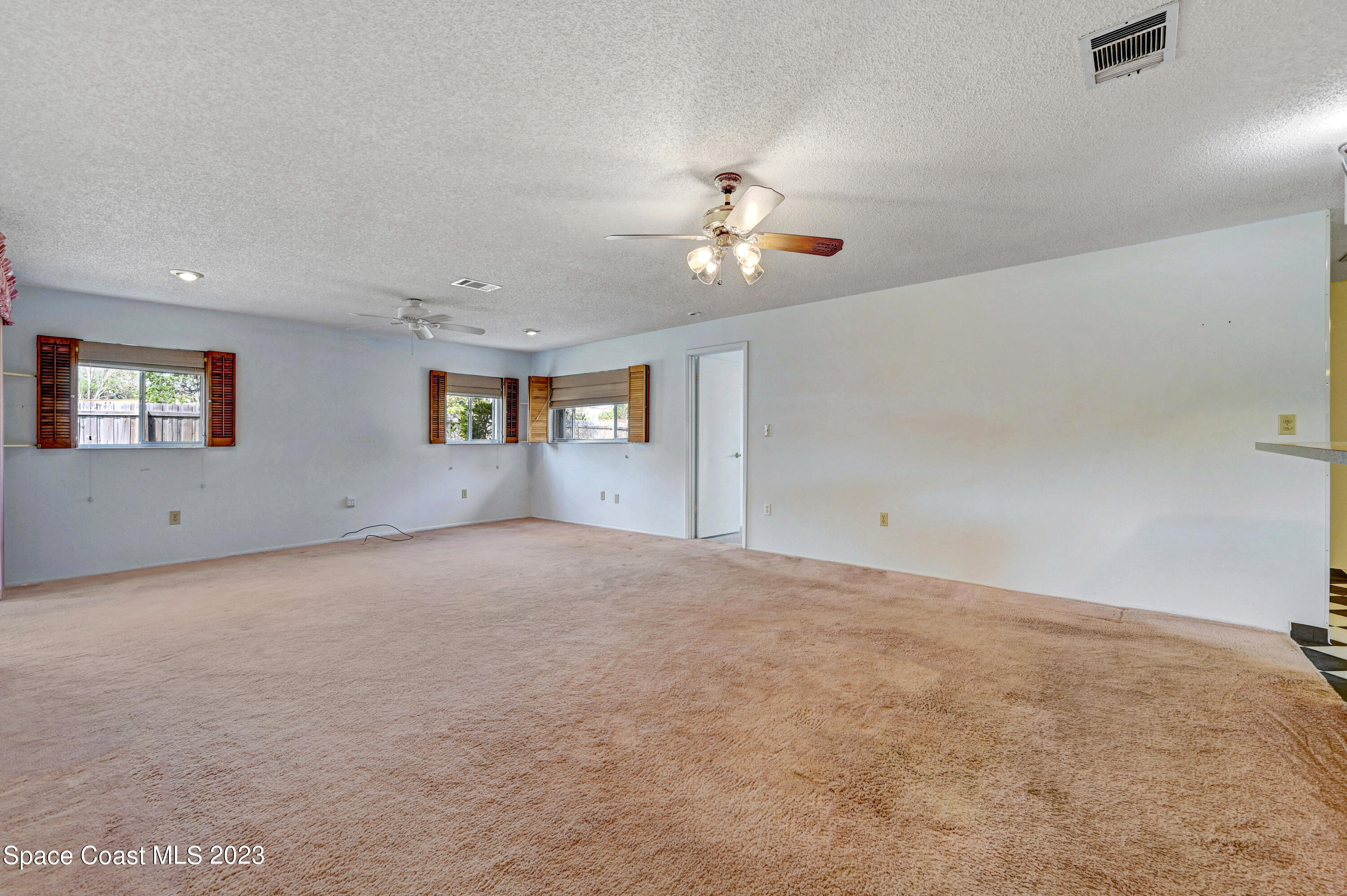 1902 N Ontario Circle