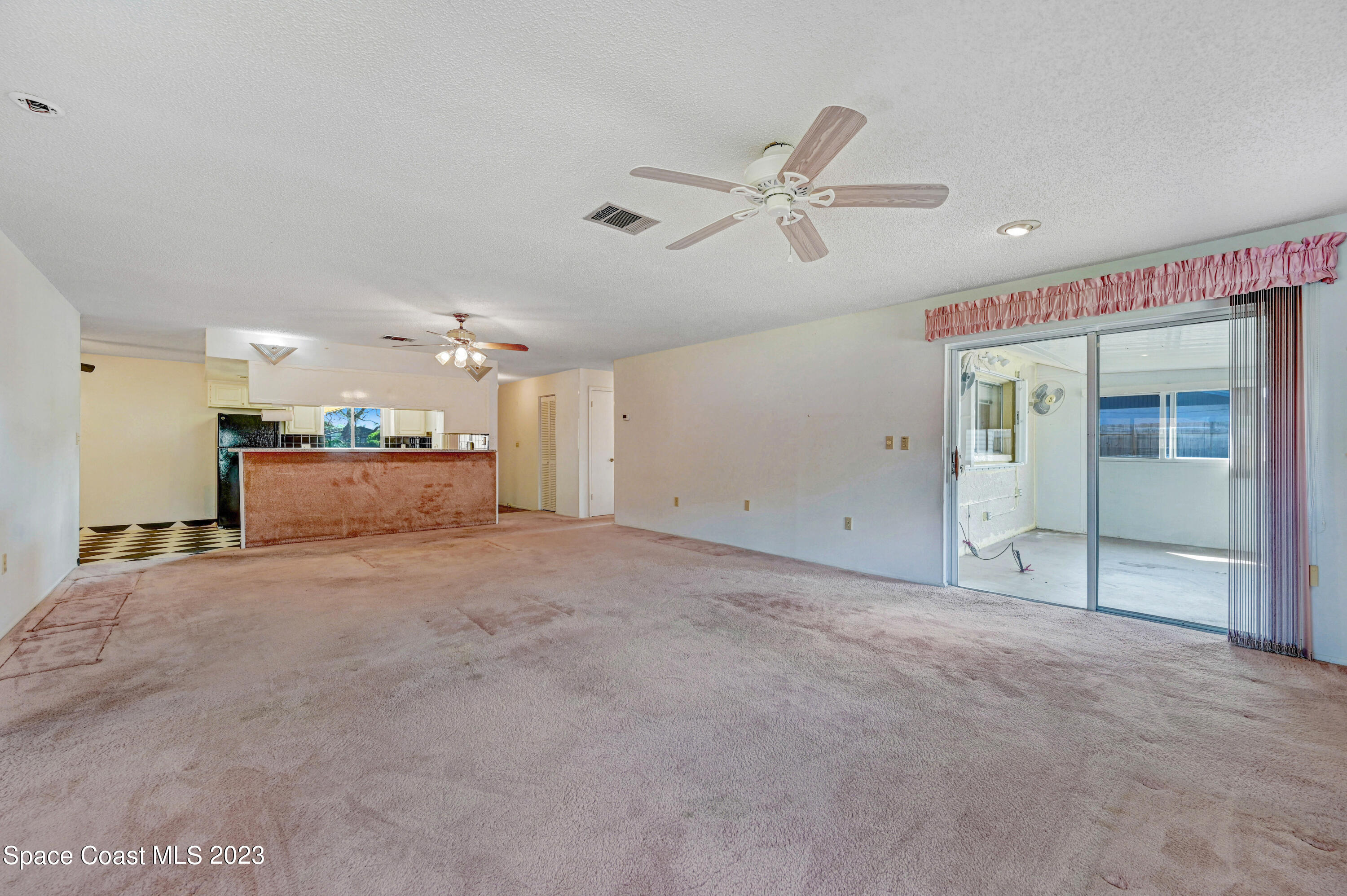 1902 N Ontario Circle