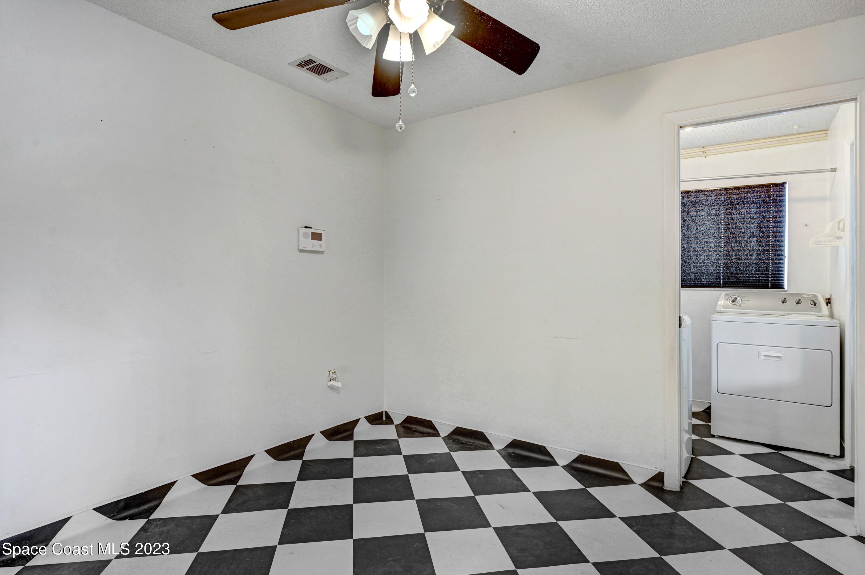 1902 N Ontario Circle