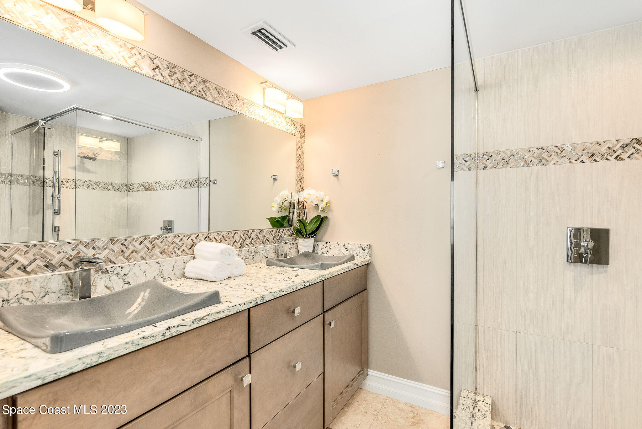 2225 Highway A1a 811