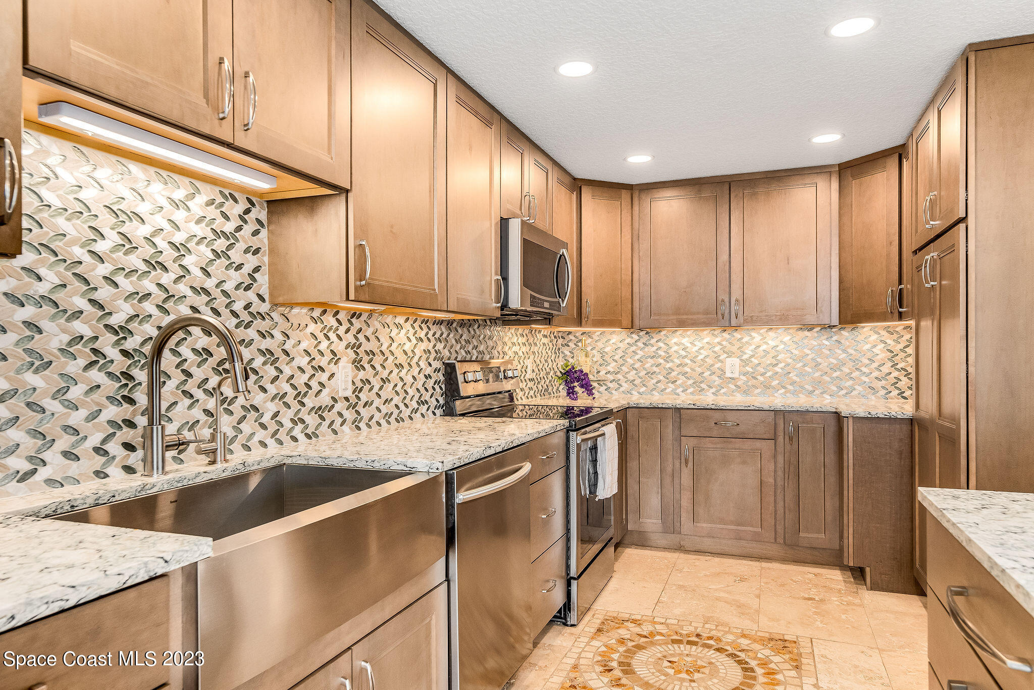 2225 Highway A1a 811