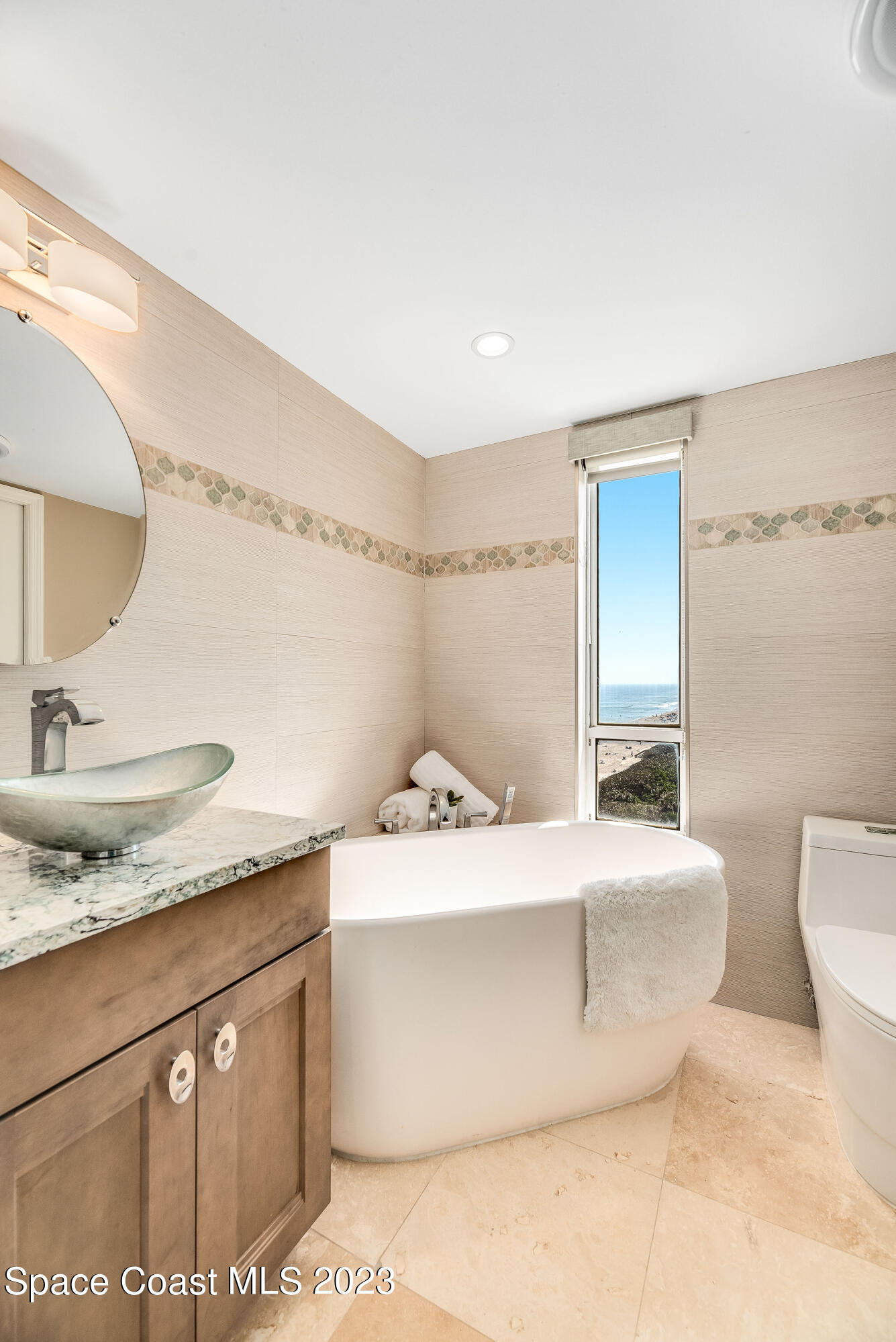 2225 Highway A1a 811