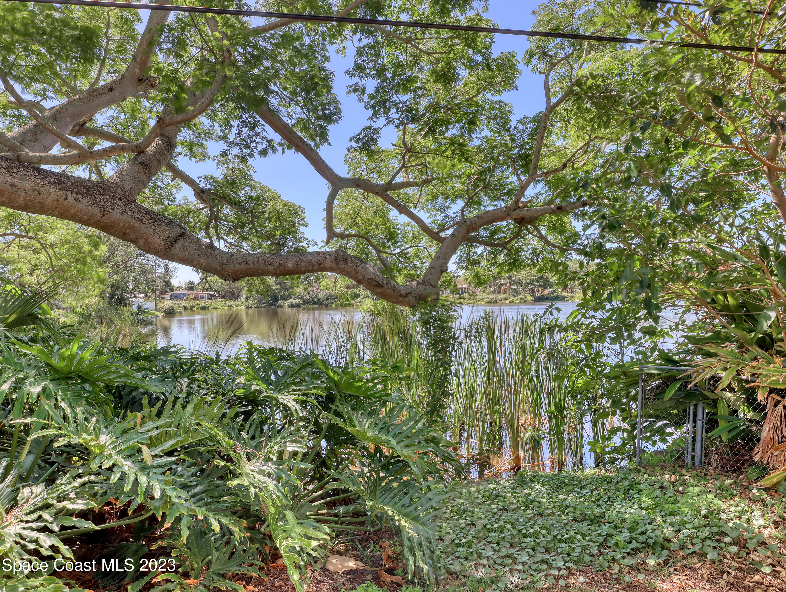 2265 Lakeview Drive