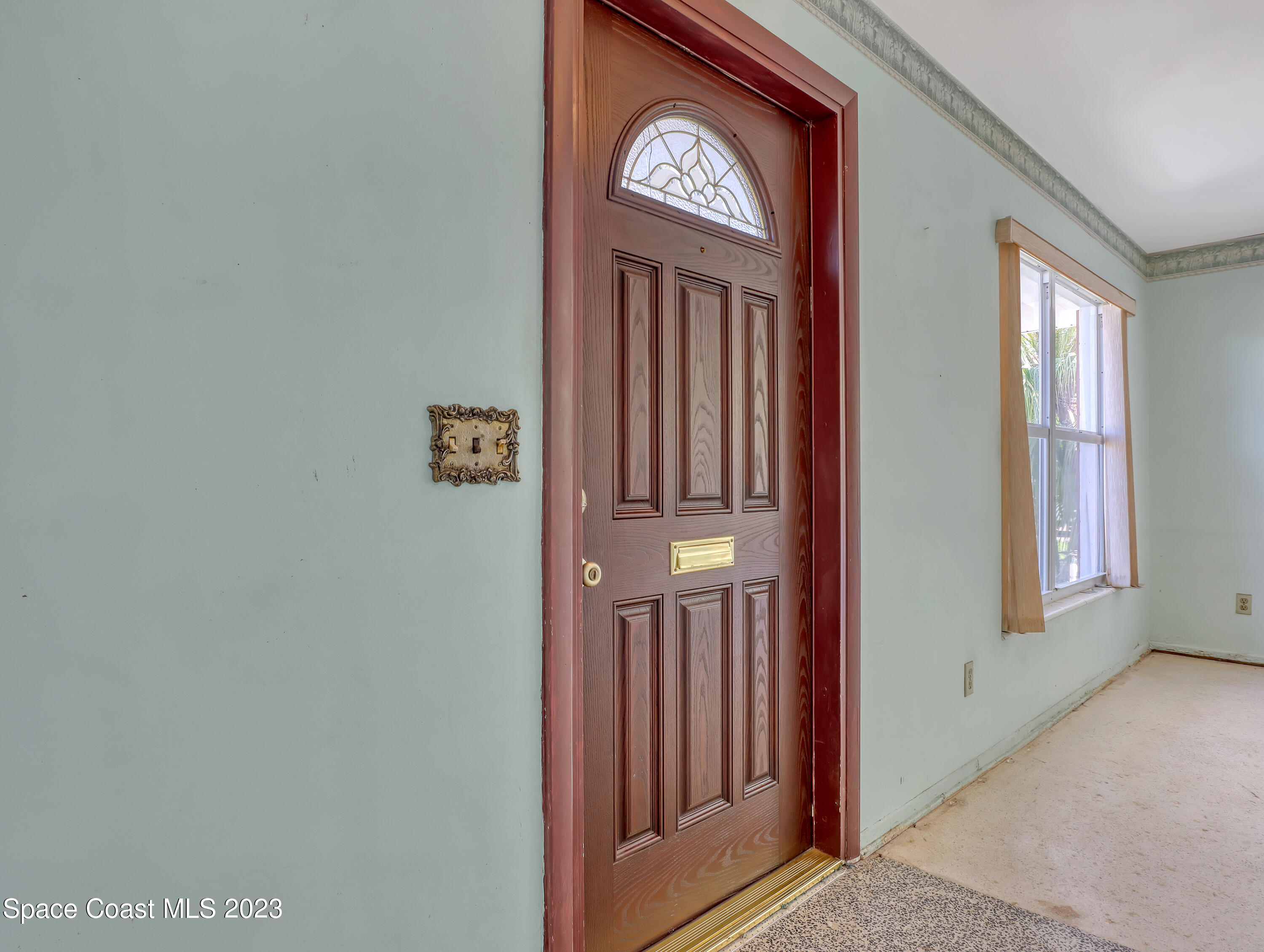 2265 Lakeview Drive