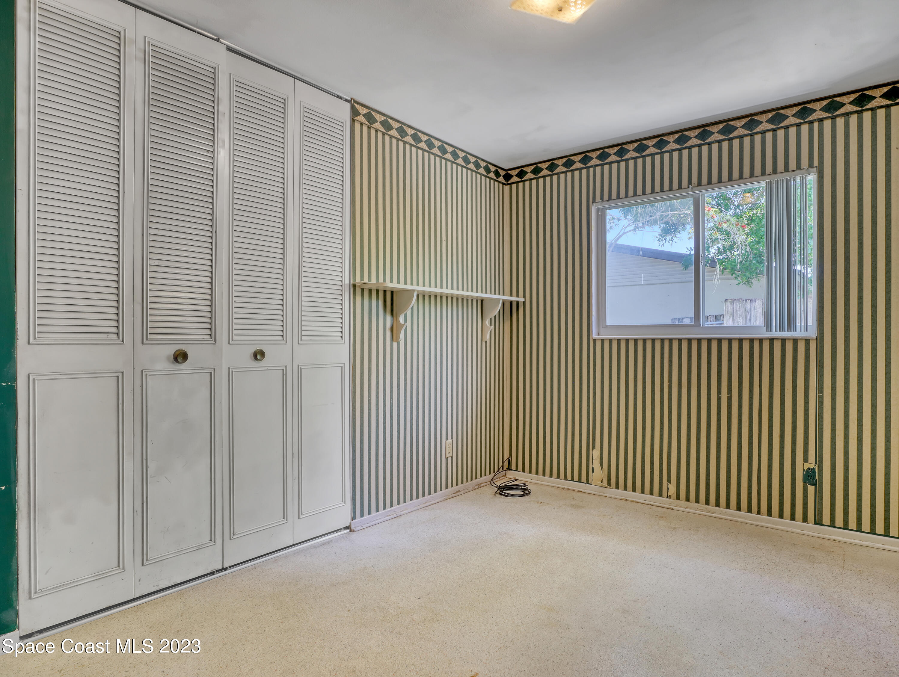 2265 Lakeview Drive