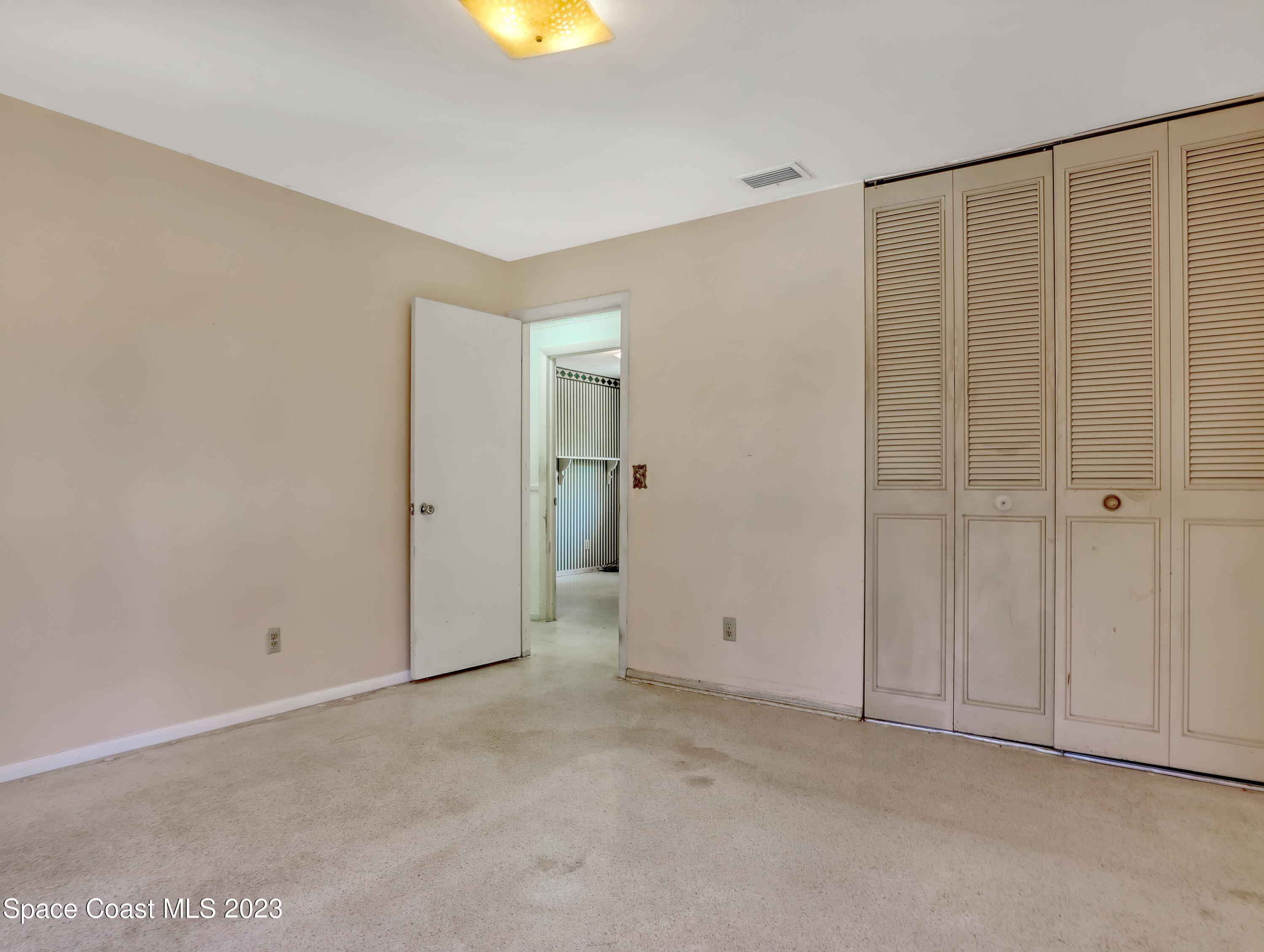 2265 Lakeview Drive