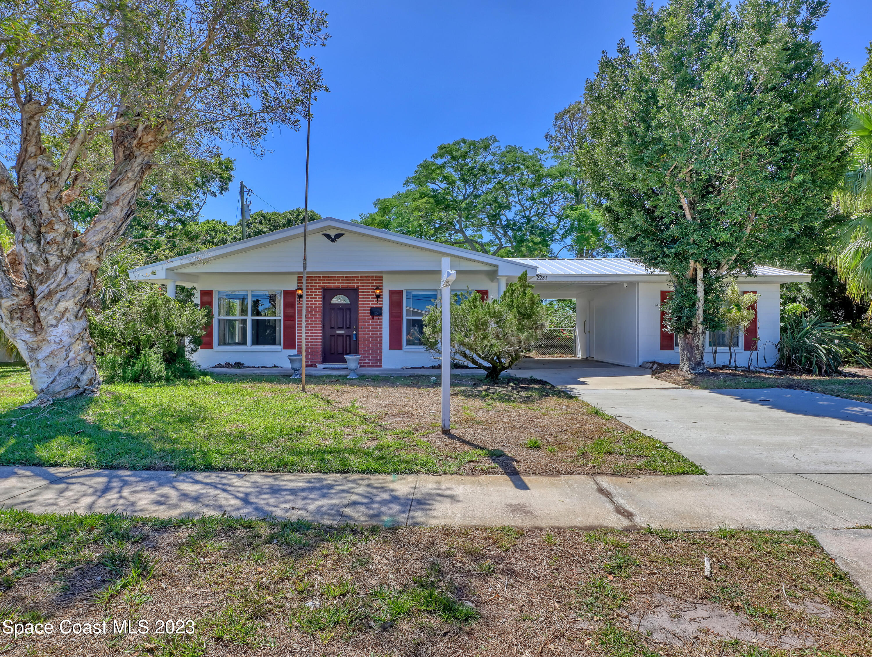 2265 Lakeview Drive
