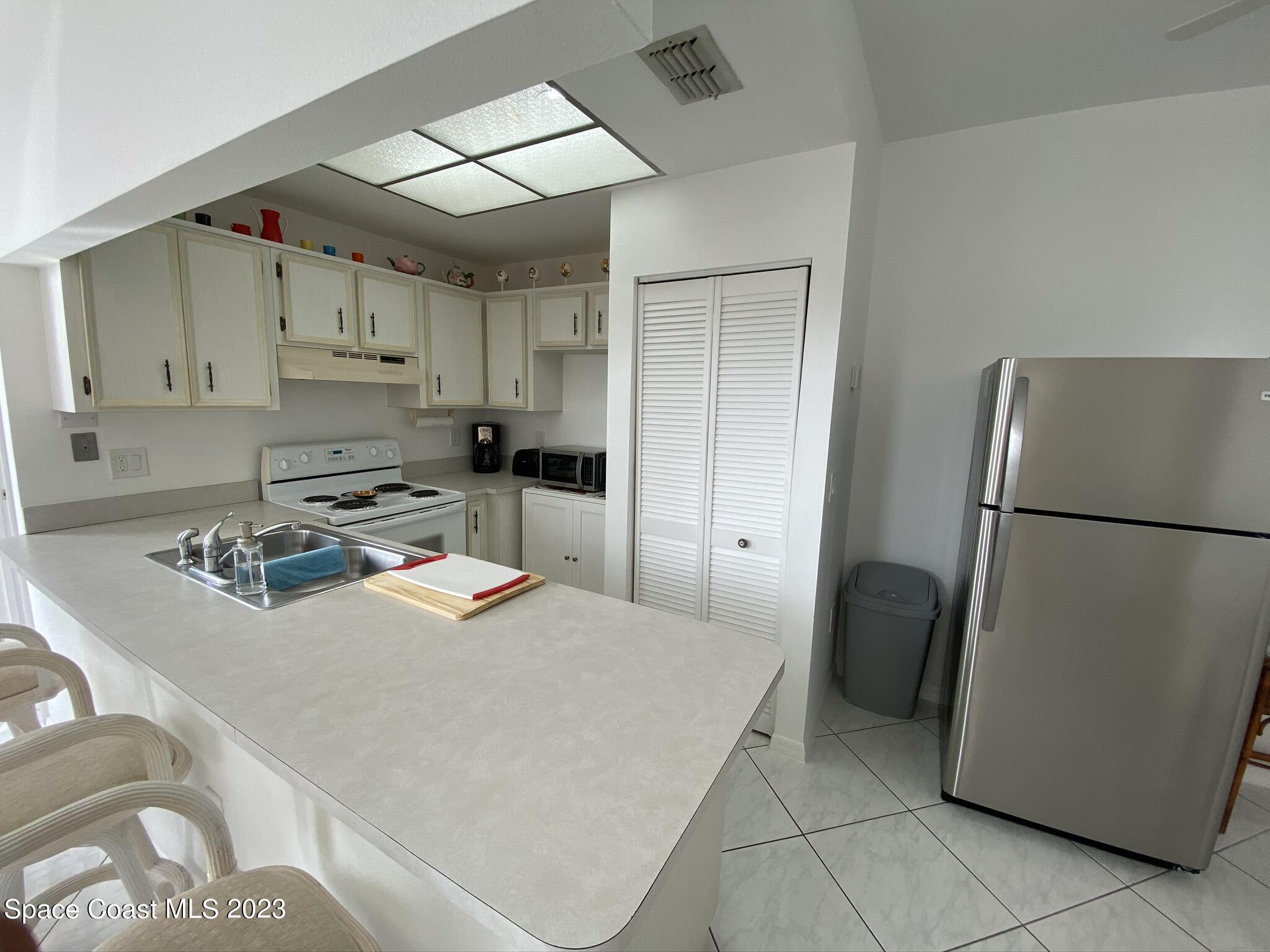 333 N Atlantic Avenue, 222