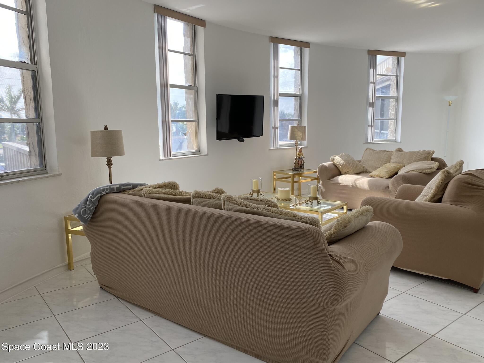 333 N Atlantic Avenue, 222