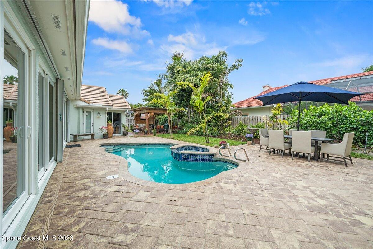 1735 Canterbury Drive