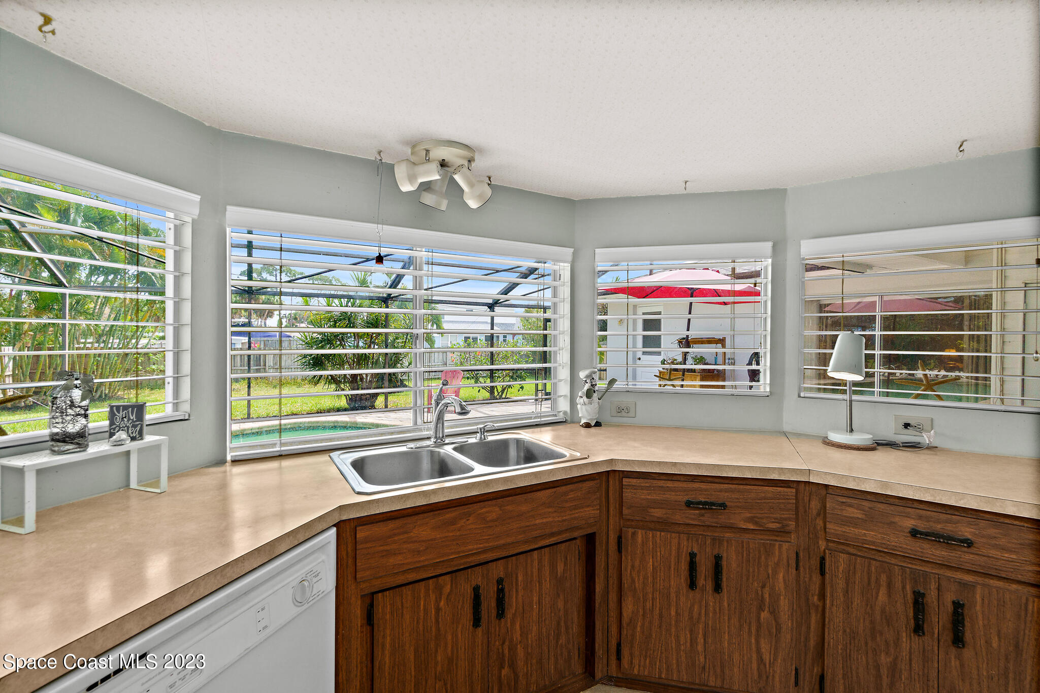 15 Inwood Way