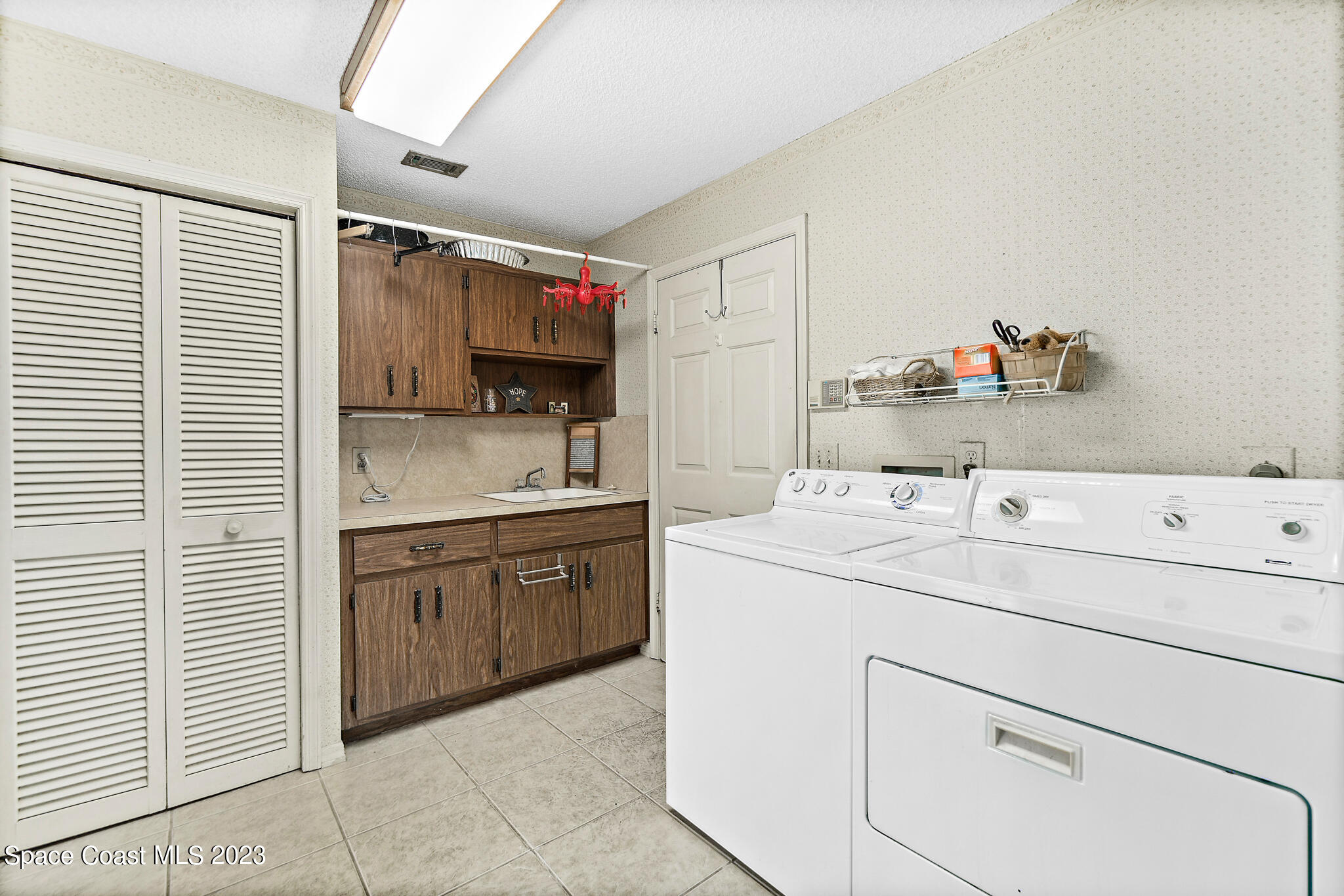 15 Inwood Way