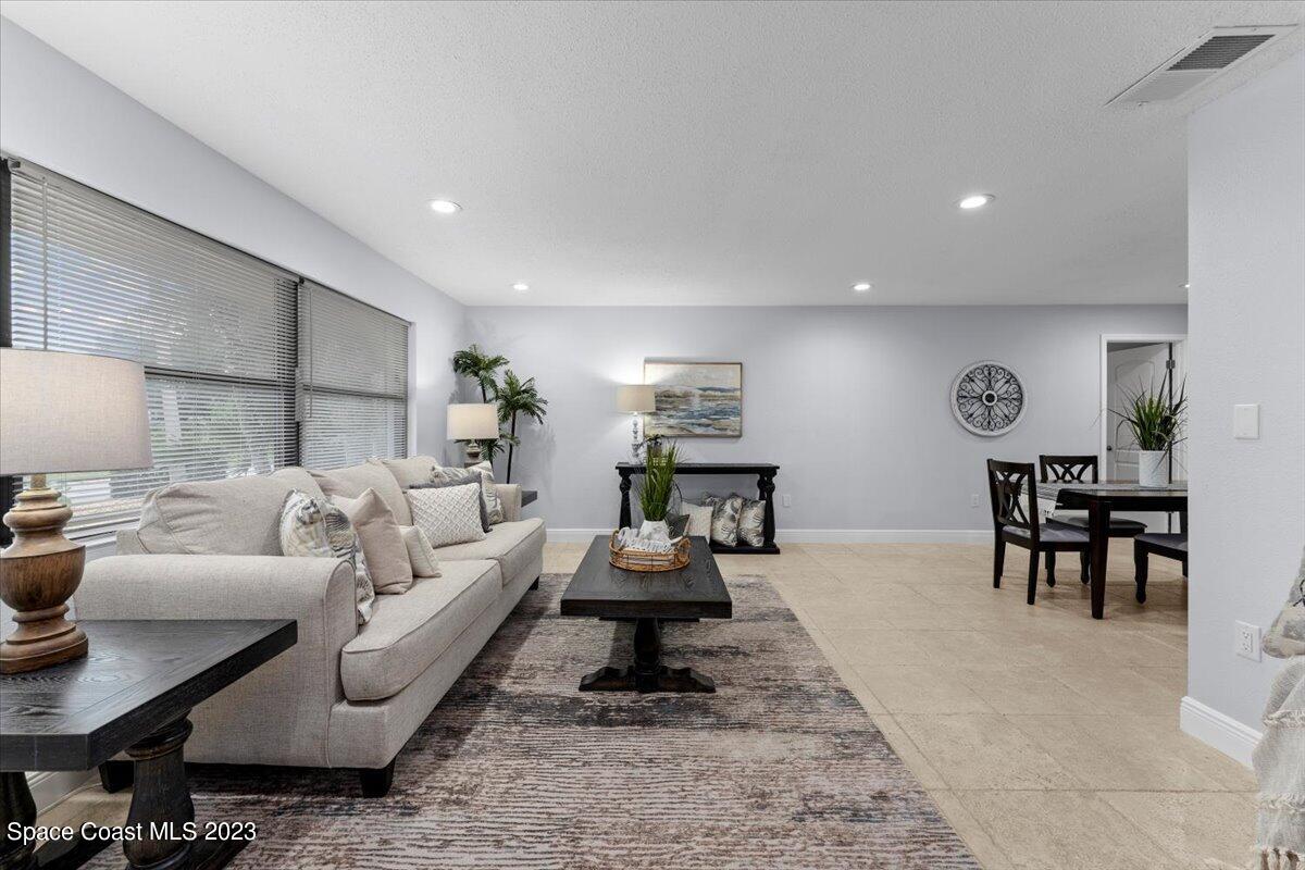 225 Satellite Avenue