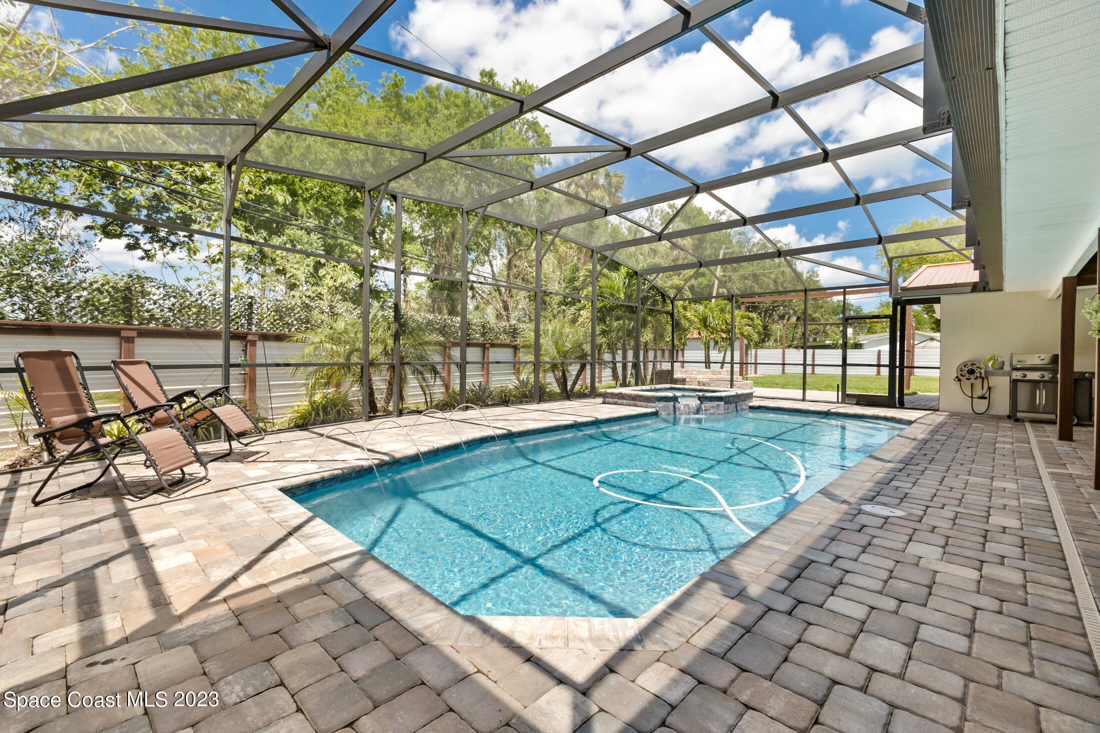 144 S Twin Lakes Road