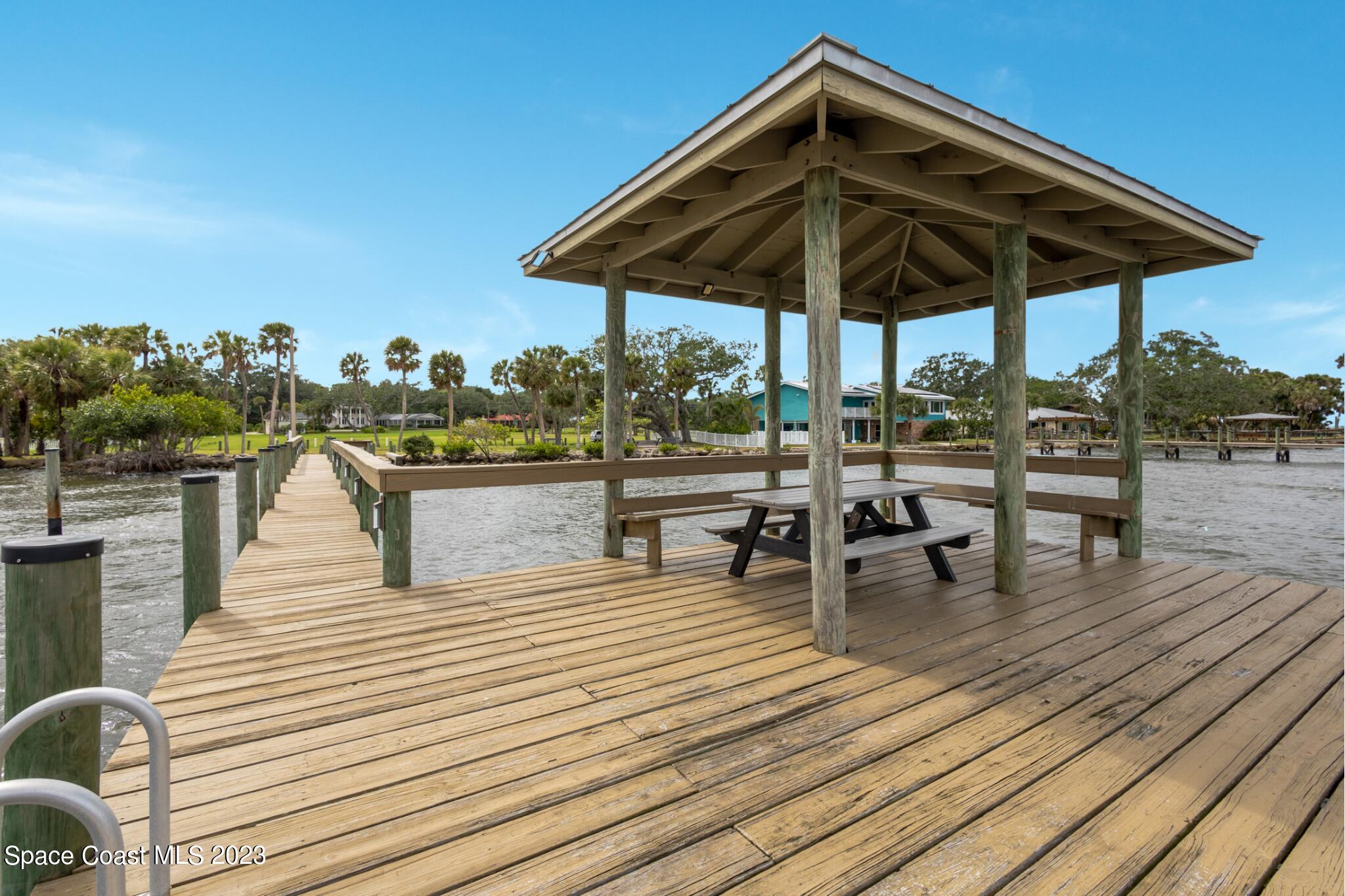 144 S Twin Lakes Road