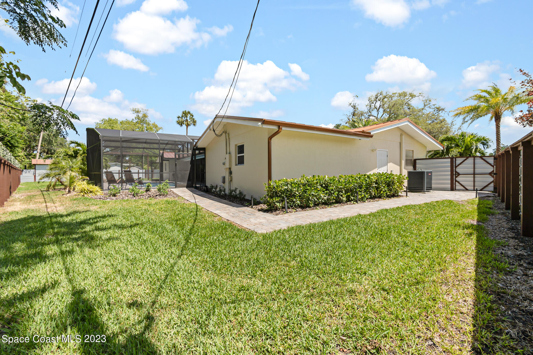 144 S Twin Lakes Road