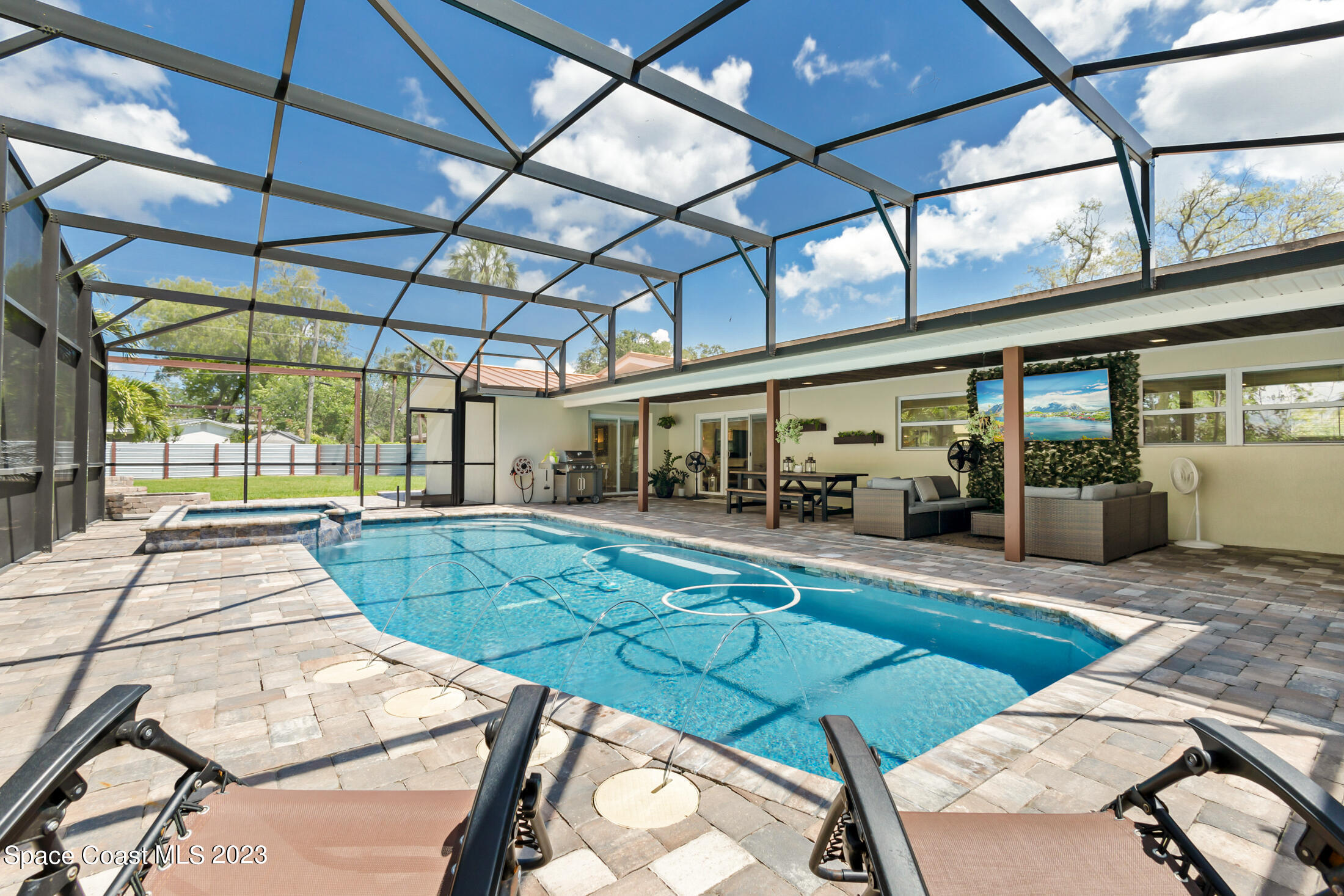 144 S Twin Lakes Road