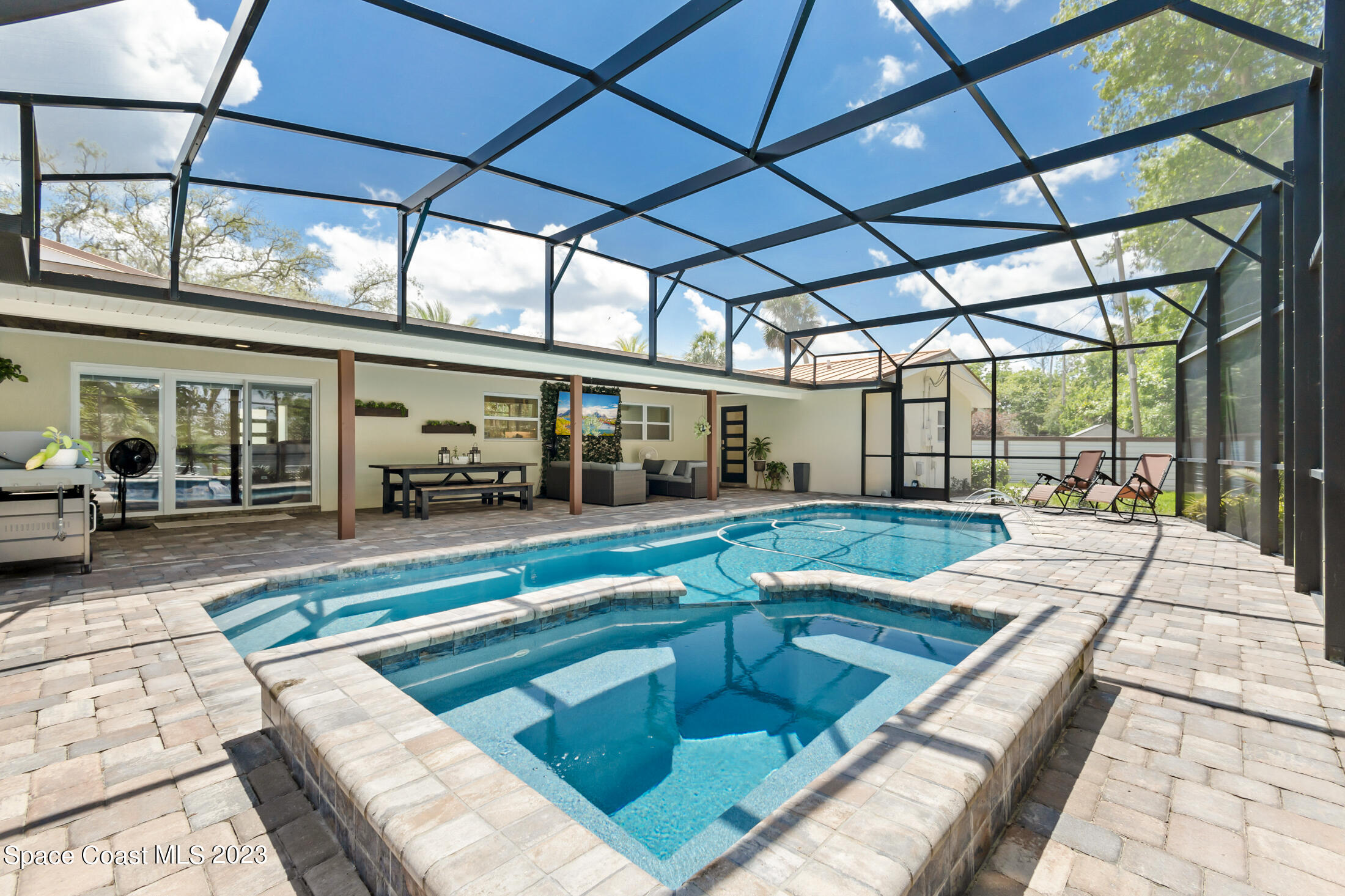 144 S Twin Lakes Road