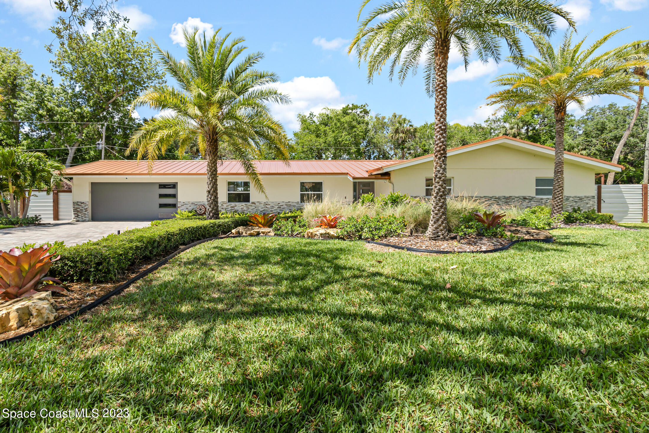 144 S Twin Lakes Road